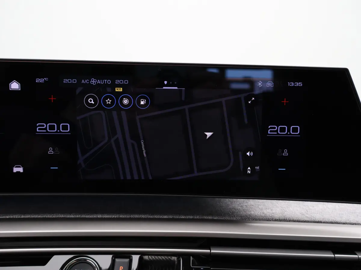 1.6 Plug-in Hybrid 195 GT 7p | Panoramadak | Parkeersensoren Voor en Achter | Camera | Trekhaak Afneembaar | Apple Carplay/Android Auto | Elektrische Kofferklep