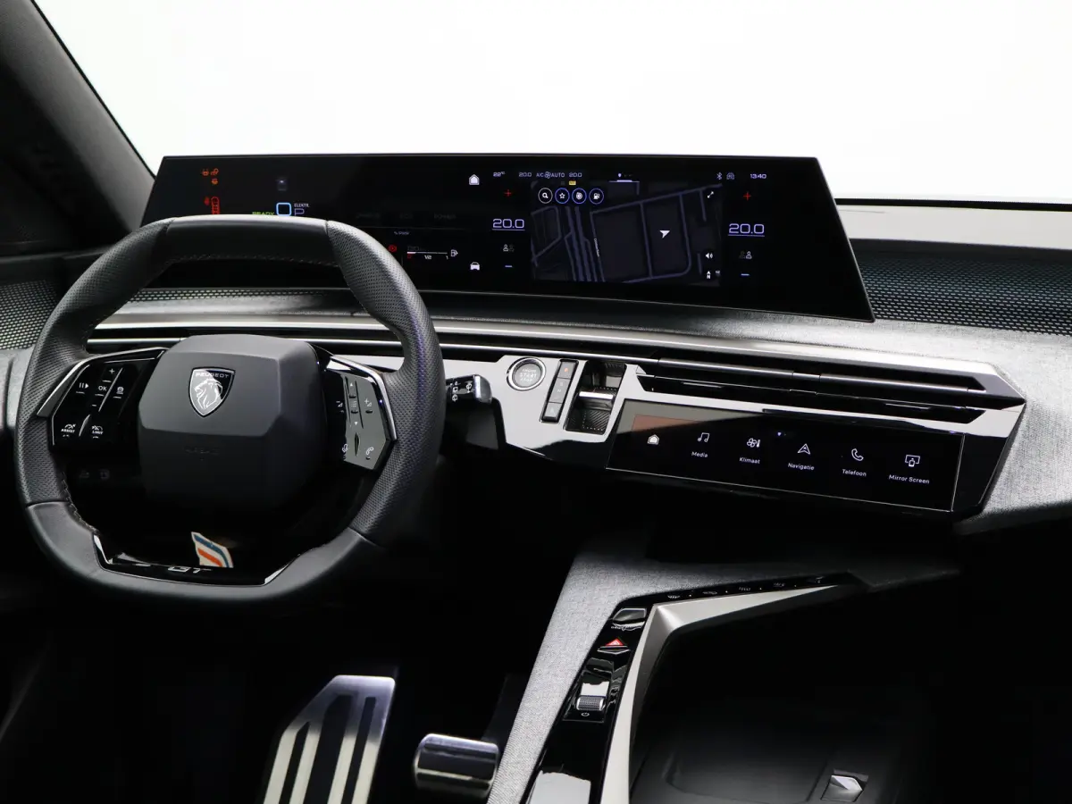 1.6 Plug-in Hybrid 195 GT 7p | Panoramadak | Parkeersensoren Voor en Achter | Camera | Trekhaak Afneembaar | Apple Carplay/Android Auto | Elektrische Kofferklep