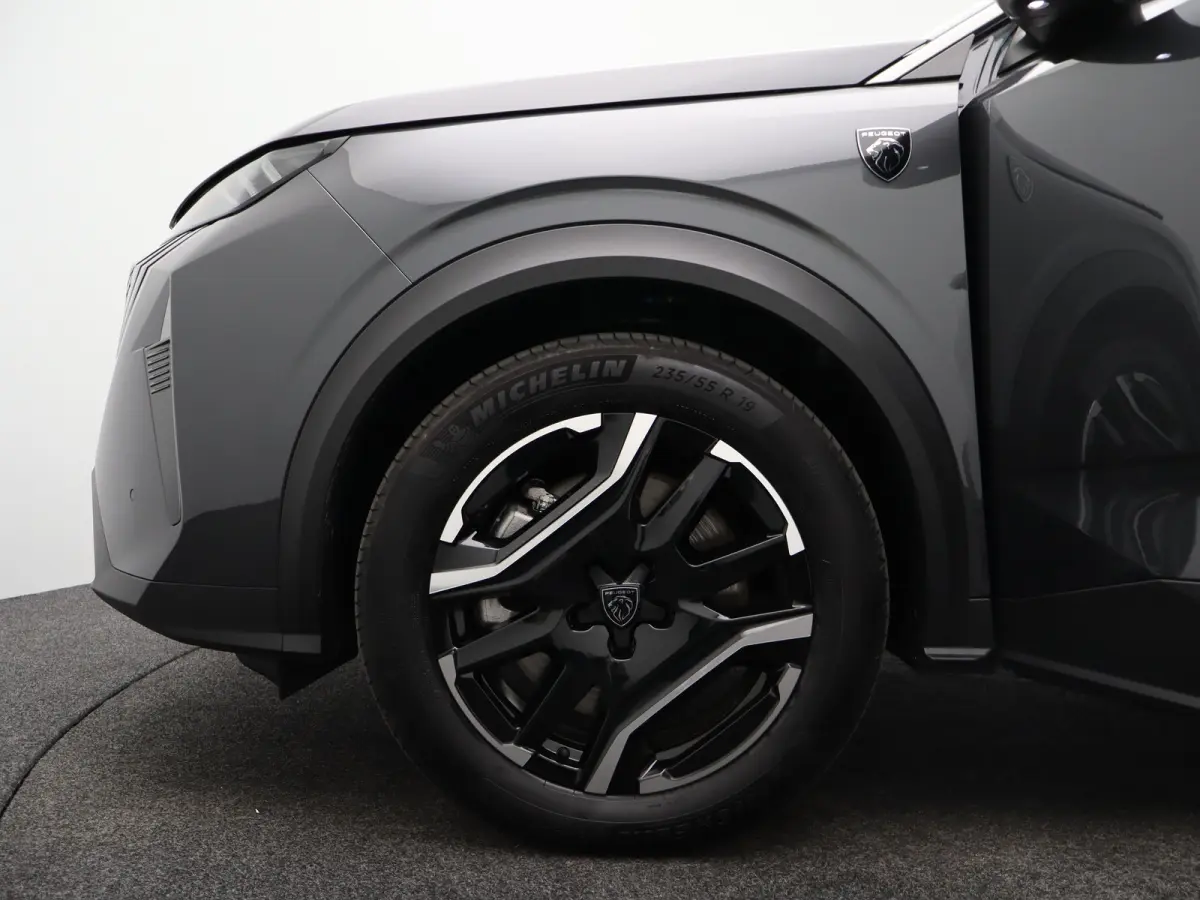 1.6 Plug-in Hybrid 195 GT 7p | Panoramadak | Parkeersensoren Voor en Achter | Camera | Trekhaak Afneembaar | Apple Carplay/Android Auto | Elektrische Kofferklep