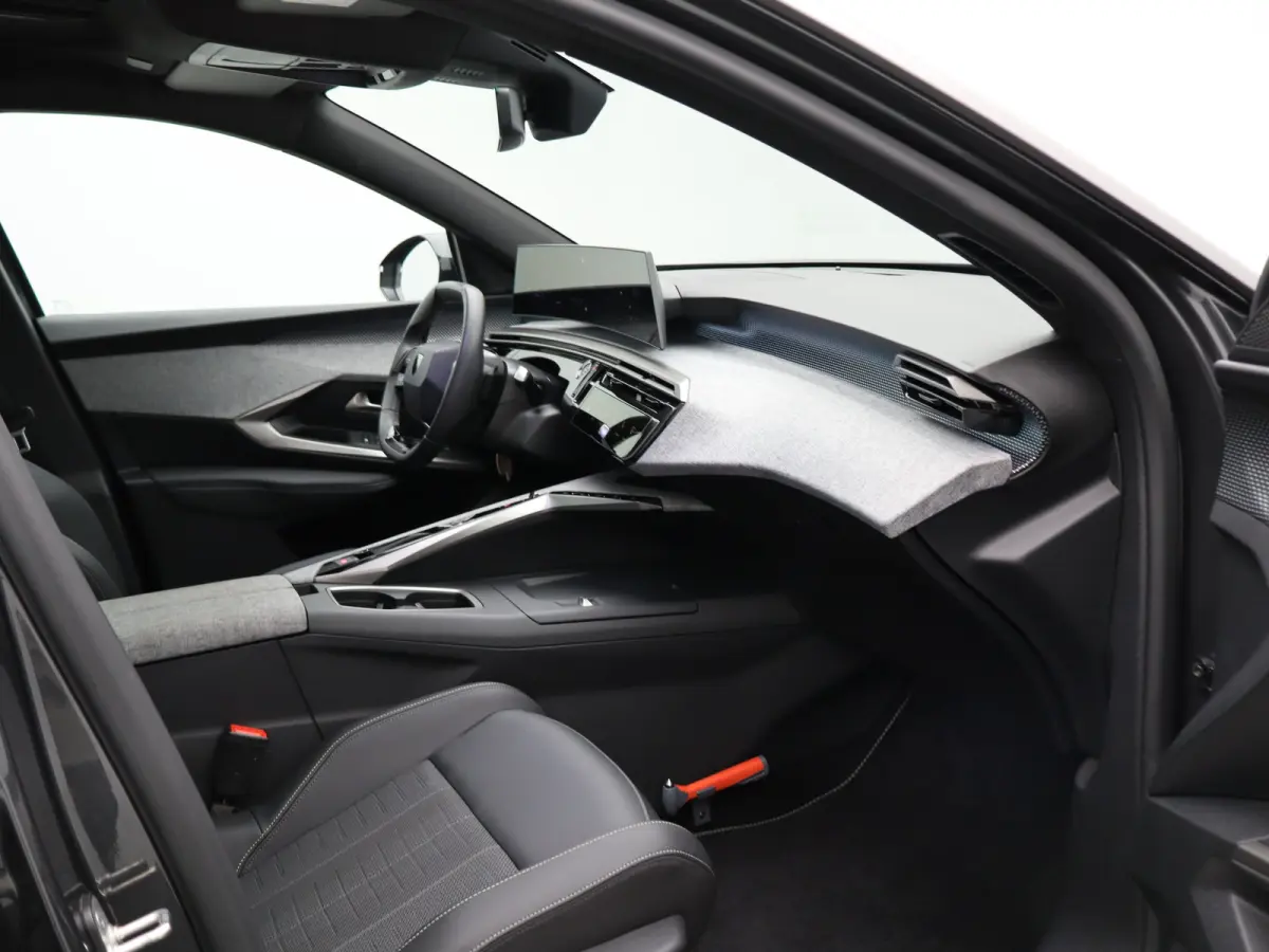 1.6 Plug-in Hybrid 195 GT 7p | Panoramadak | Parkeersensoren Voor en Achter | Camera | Trekhaak Afneembaar | Apple Carplay/Android Auto | Elektrische Kofferklep
