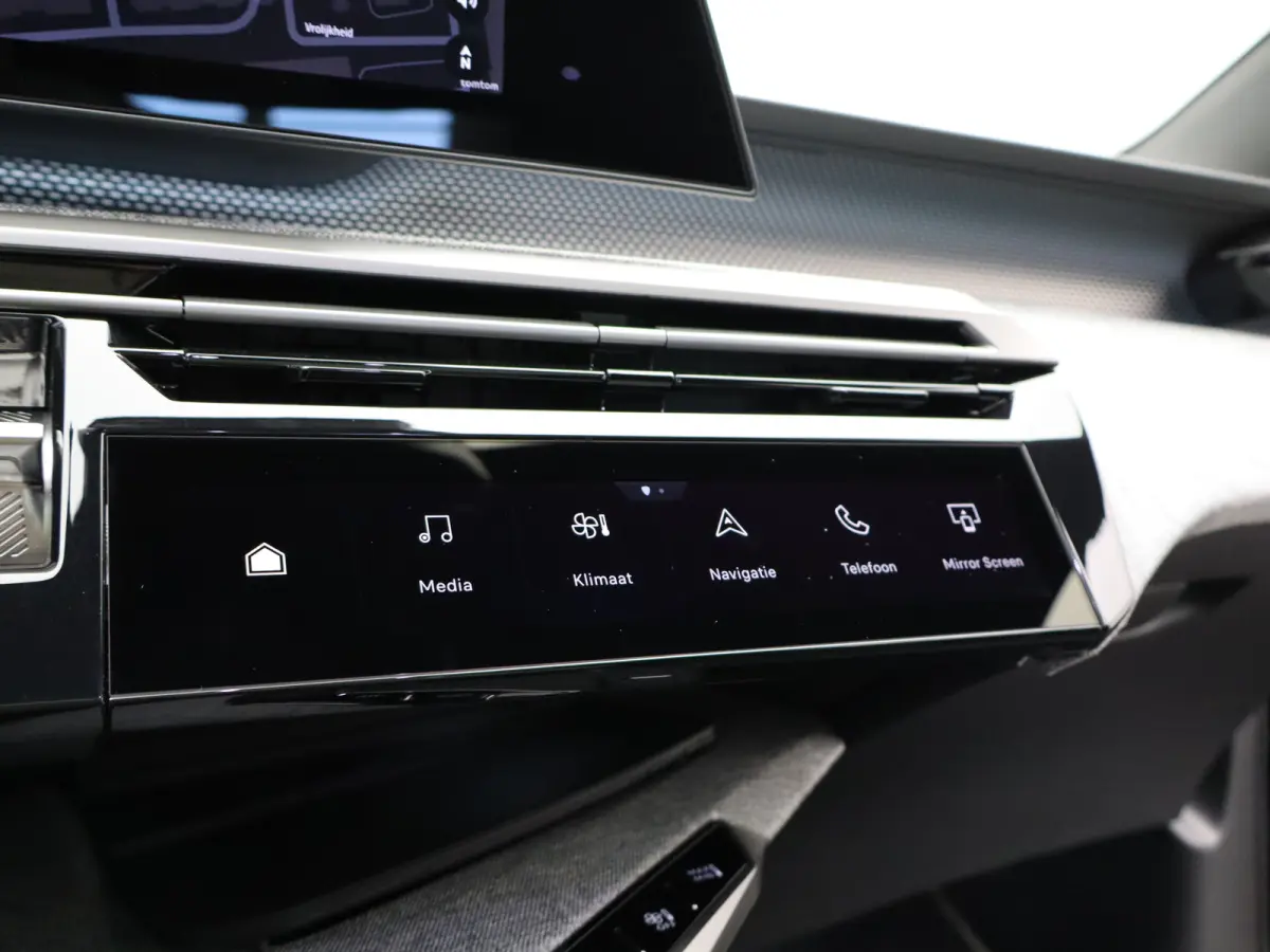 1.6 Plug-in Hybrid 195 GT 7p | Panoramadak | Parkeersensoren Voor en Achter | Camera | Trekhaak Afneembaar | Apple Carplay/Android Auto | Elektrische Kofferklep