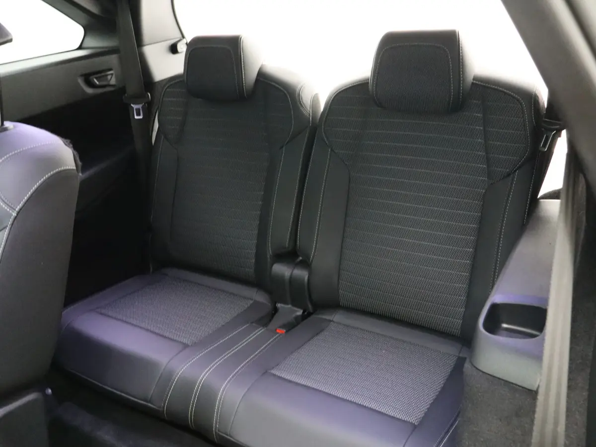 1.6 Plug-in Hybrid 195 GT 7p | Panoramadak | Parkeersensoren Voor en Achter | Camera | Trekhaak Afneembaar | Apple Carplay/Android Auto | Elektrische Kofferklep