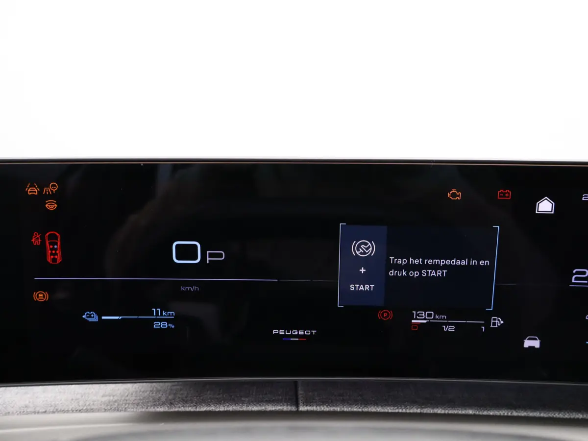 1.6 Plug-in Hybrid 195 GT 7p | Panoramadak | Parkeersensoren Voor en Achter | Camera | Trekhaak Afneembaar | Apple Carplay/Android Auto | Elektrische Kofferklep