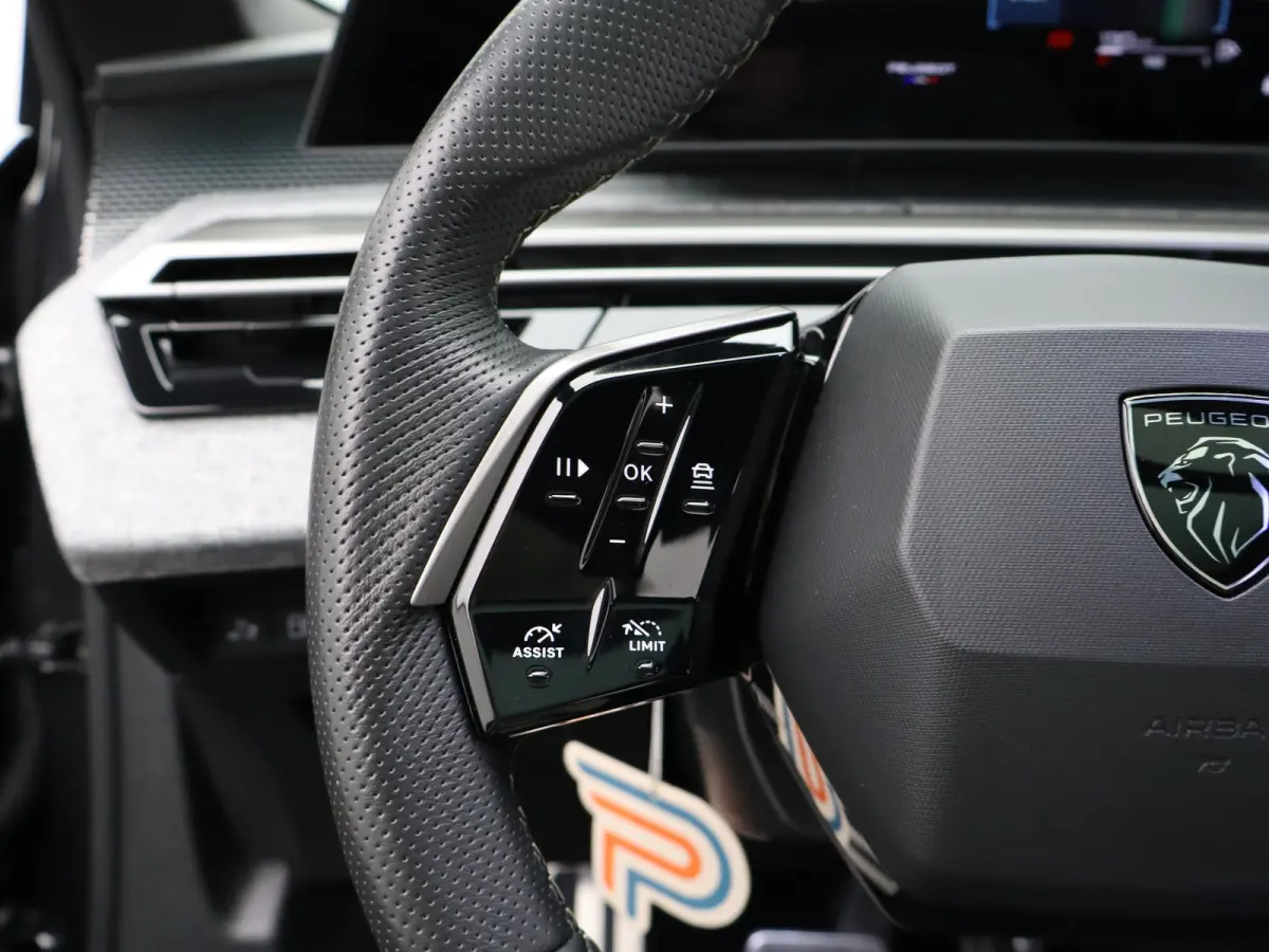 1.6 Plug-in Hybrid 195 GT 7p | Panoramadak | Parkeersensoren Voor en Achter | Camera | Trekhaak Afneembaar | Apple Carplay/Android Auto | Elektrische Kofferklep
