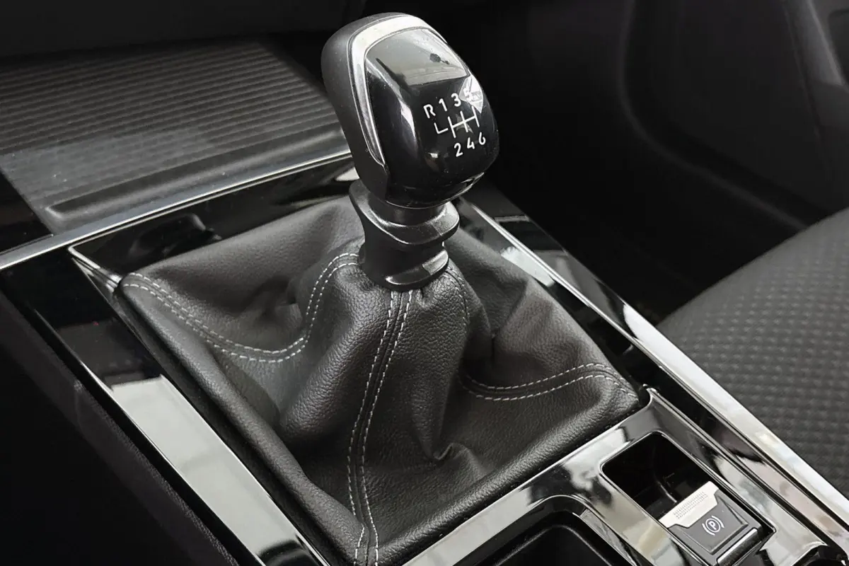 1.2 Business Edition Navigatie Apple CarPlay Stoelverwarming Achteruitrijcamera