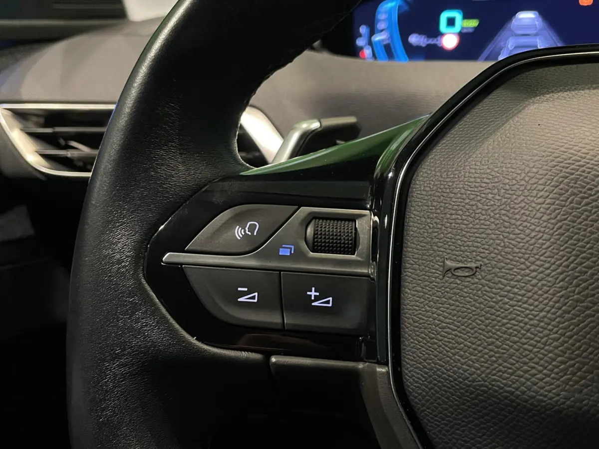 1.6 HYbrid 225 Road Trip | Camera |