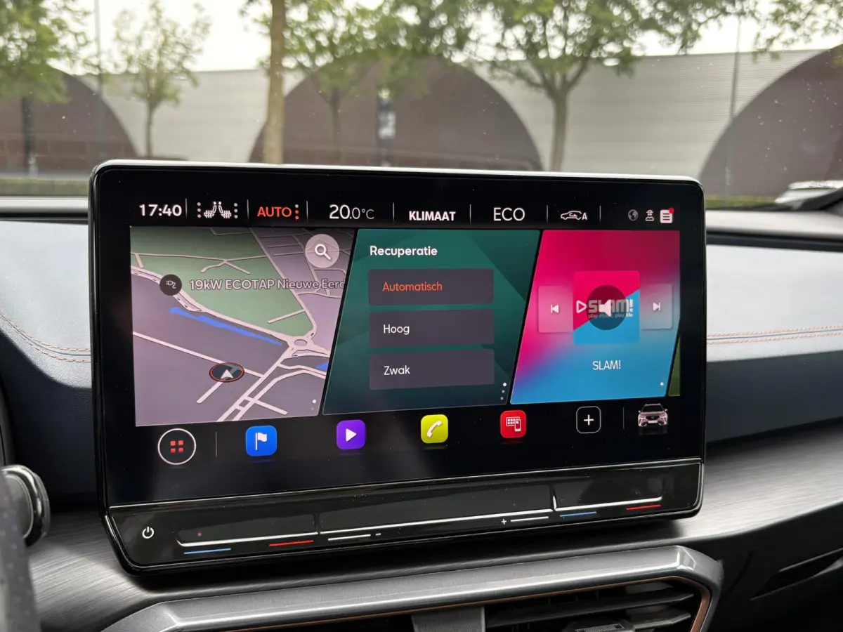 1.4 e-Hybrid VZ Performance VAN: € 32.900,- VOOR: 29.440,- UW HERFSTVOORDEEL: 3.460,- 245 PK | PLUG-IN-HYBRIDE | MEMORY | PANORAMADAK | 360° CAMERA | STOEL- & STUURVERWARMING | DODEHOEK |