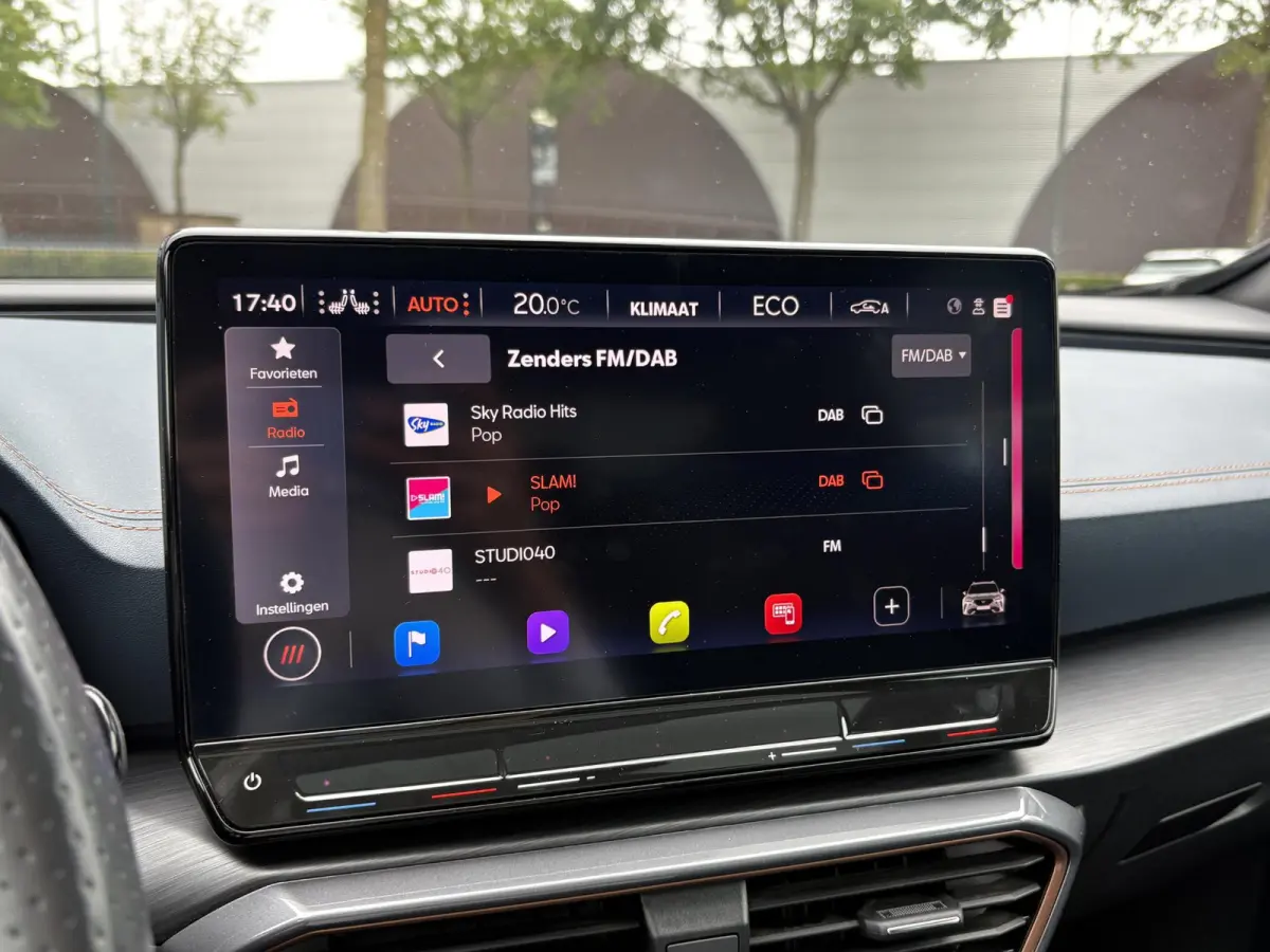 1.4 e-Hybrid VZ Performance VAN: € 32.900,- VOOR: 29.440,- UW HERFSTVOORDEEL: 3.460,- 245 PK | PLUG-IN-HYBRIDE | MEMORY | PANORAMADAK | 360° CAMERA | STOEL- & STUURVERWARMING | DODEHOEK |