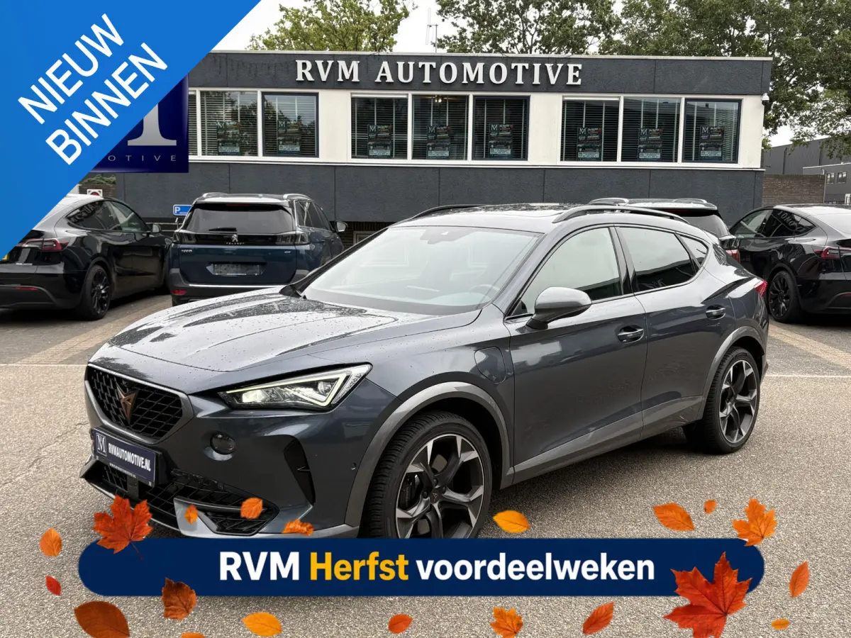 1.4 e-Hybrid VZ Performance VAN: € 32.900,- VOOR: 29.440,- UW HERFSTVOORDEEL: 3.460,- 245 PK | PLUG-IN-HYBRIDE | MEMORY | PANORAMADAK | 360° CAMERA | STOEL- & STUURVERWARMING | DODEHOEK |