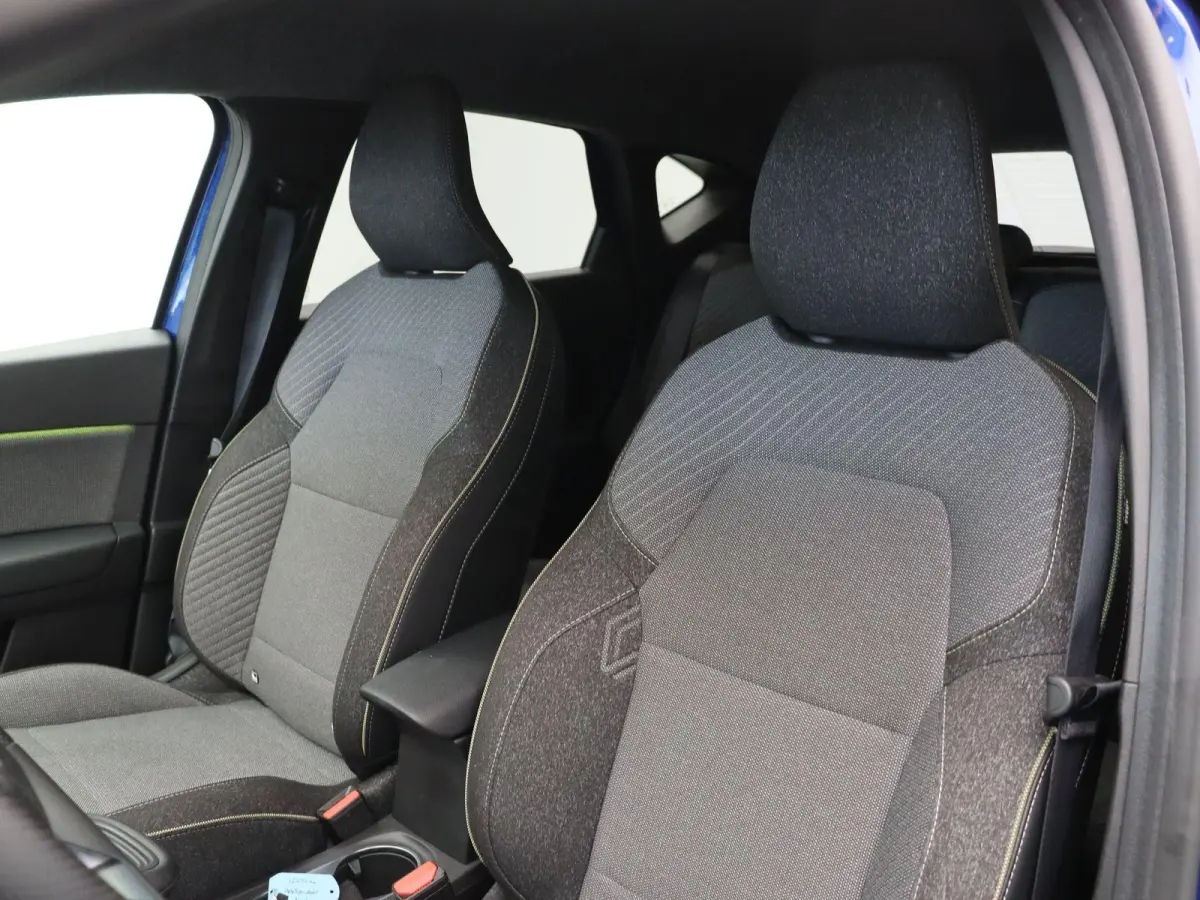 1.6 E-Tech full hybrid 145 techno | Adaptieve Cruise Control | Navigatie | Achteruitrij camera | Parkeersensoren rondom |