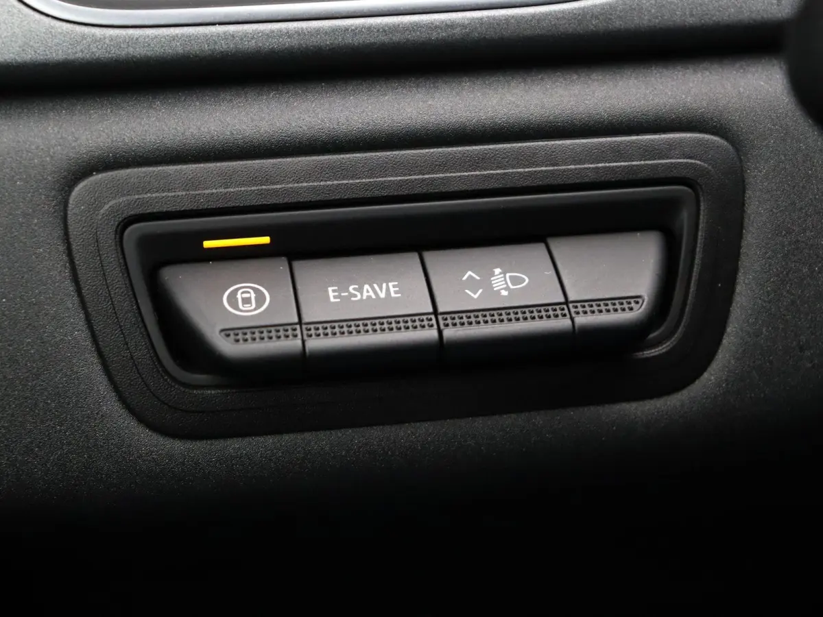1.6 E-Tech full hybrid 145 techno | Adaptieve Cruise Control | Navigatie | Achteruitrij camera | Parkeersensoren rondom |