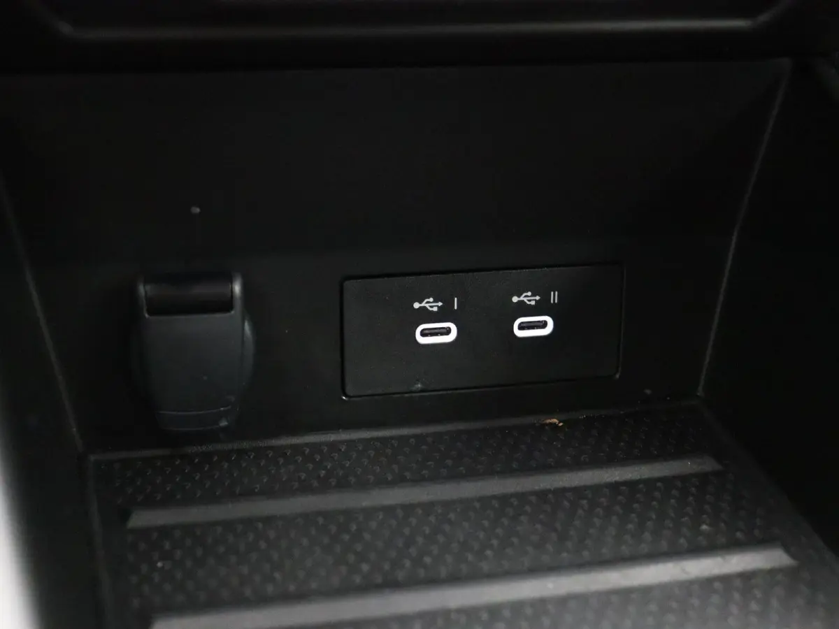 1.6 E-Tech full hybrid 145 techno | Adaptieve Cruise Control | Navigatie | Achteruitrij camera | Parkeersensoren rondom |