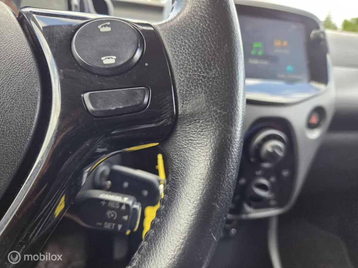 1.0 VVT-i x-Play