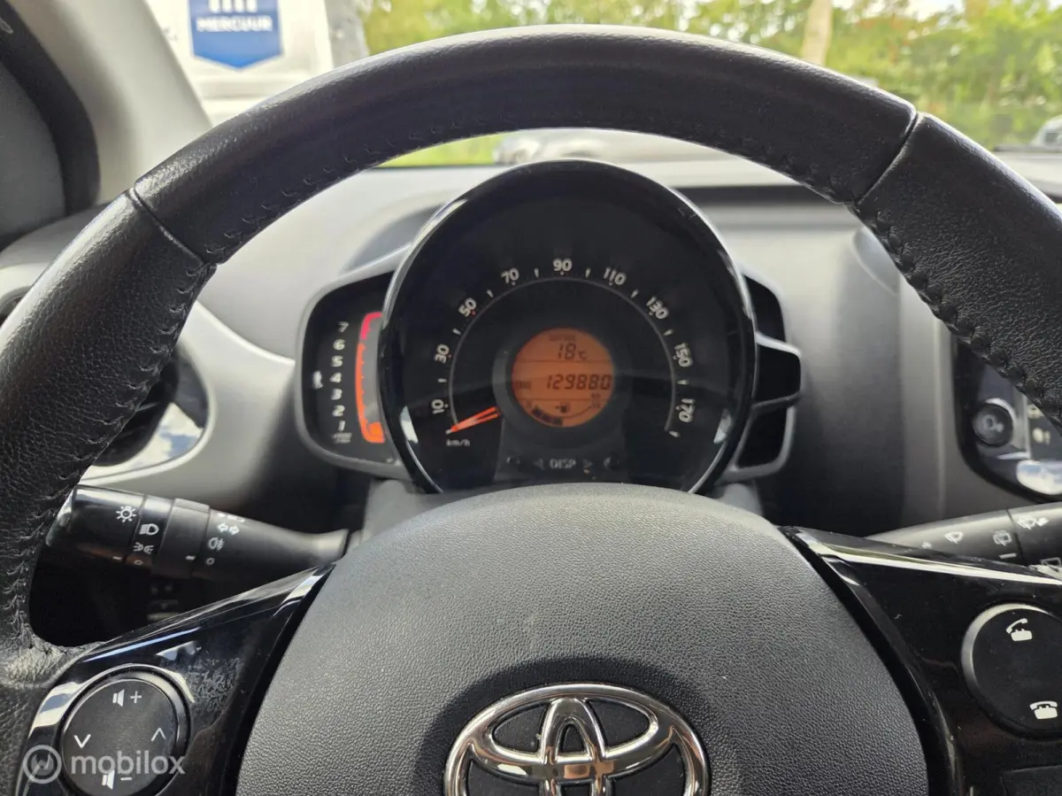 1.0 VVT-i x-Play