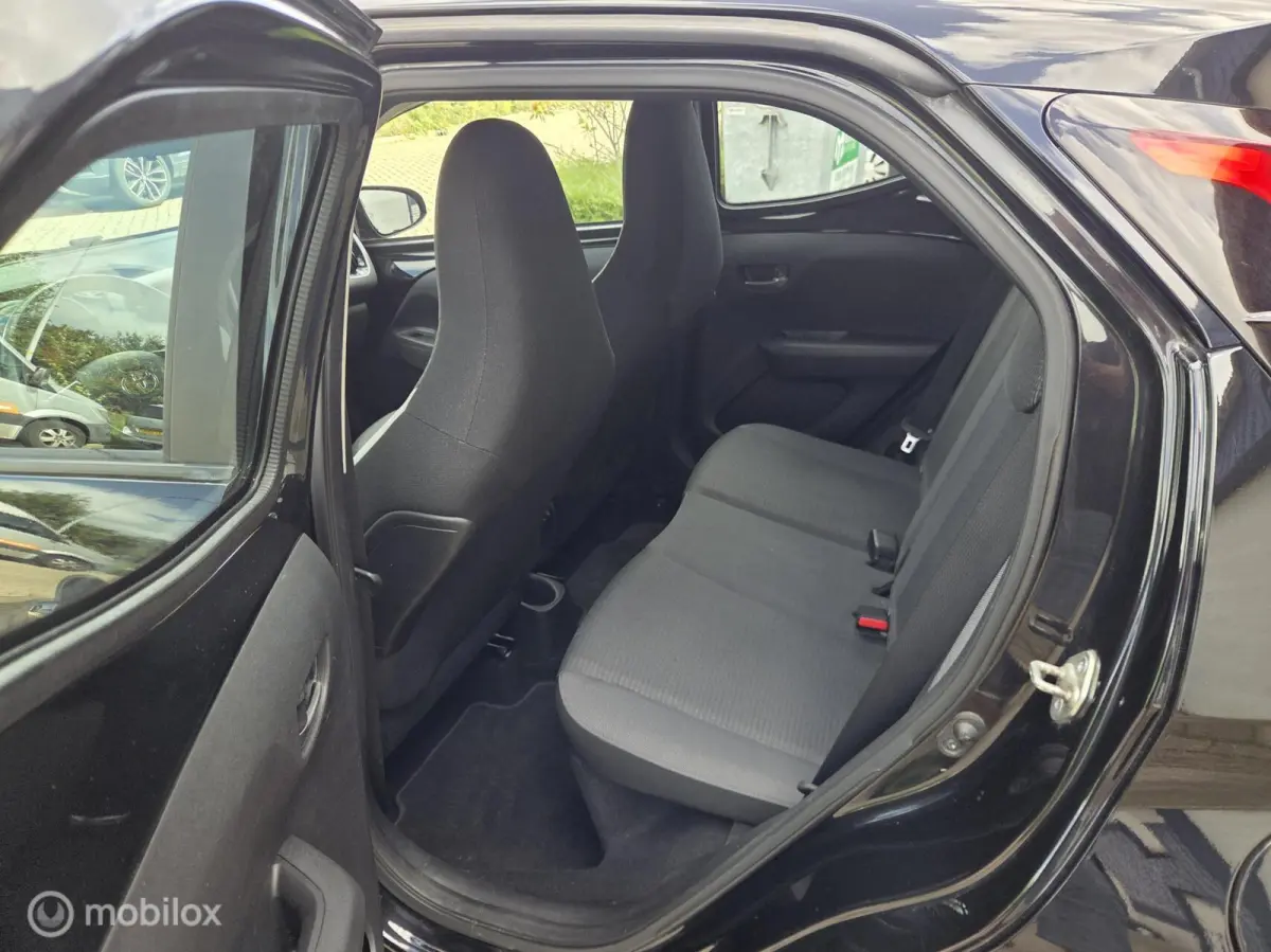 1.0 VVT-i x-Play