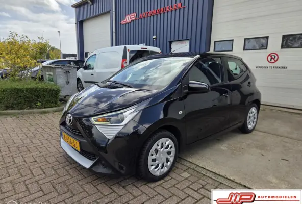 1.0 VVT-i x-Play