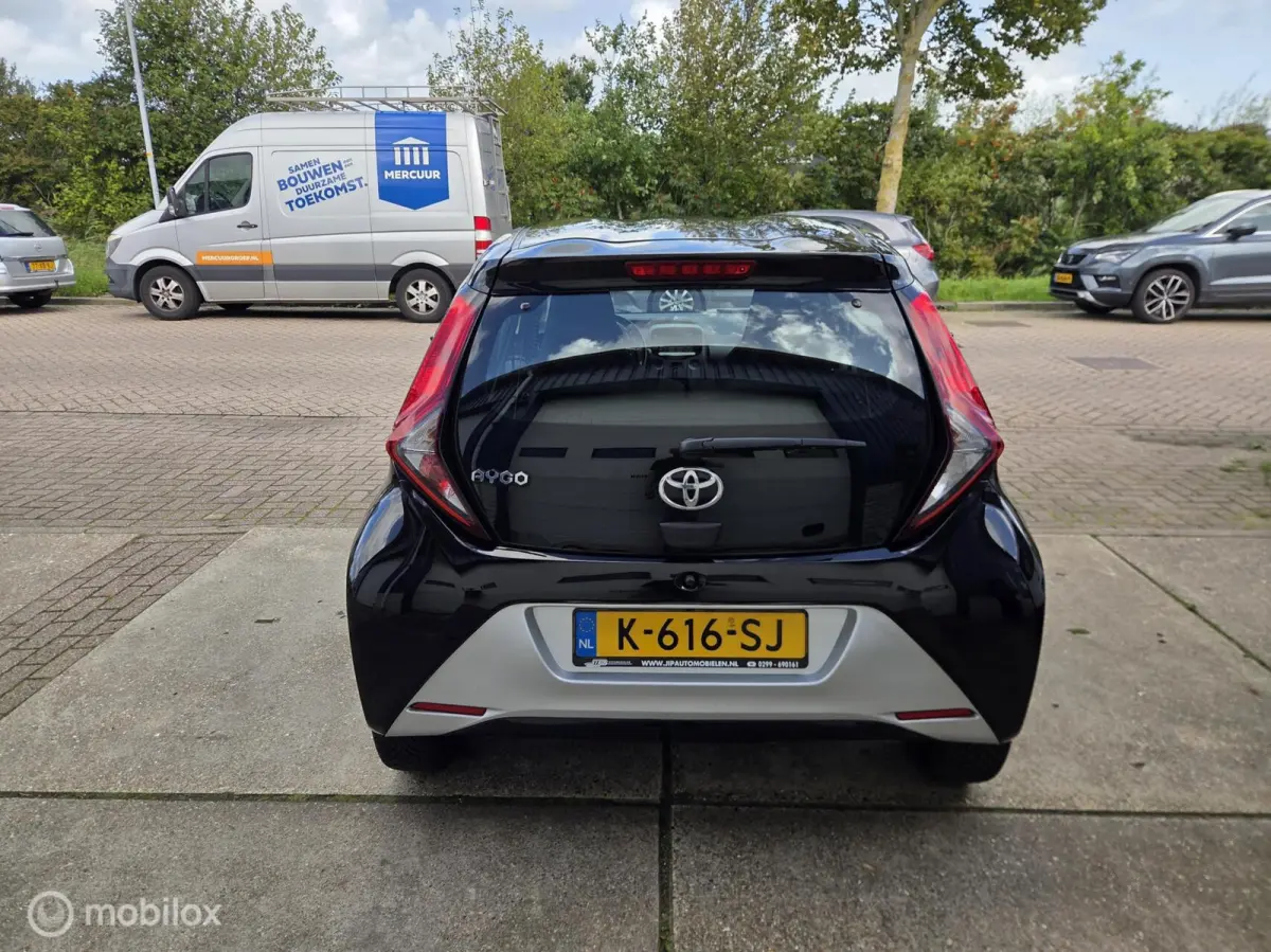 1.0 VVT-i x-Play