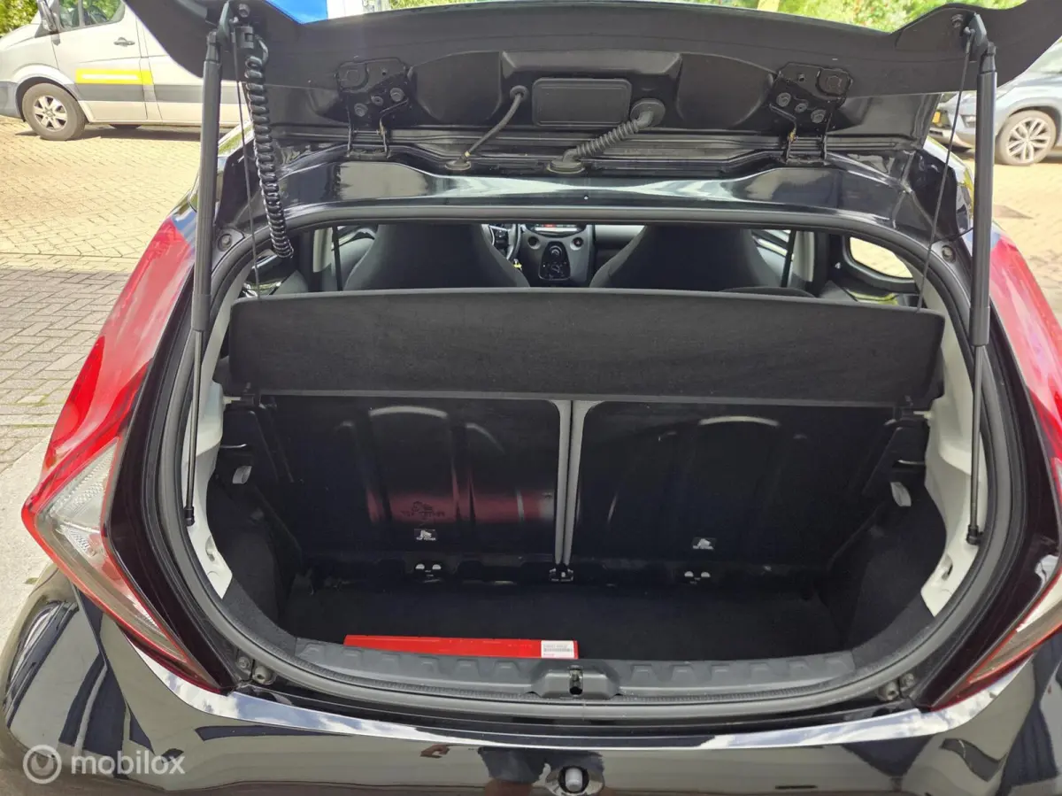 1.0 VVT-i x-Play