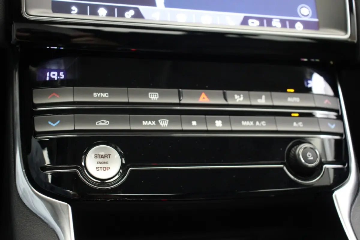Sedan 2.0t Pure Automaat - Navi, Camera, Leer, Stoelverw.