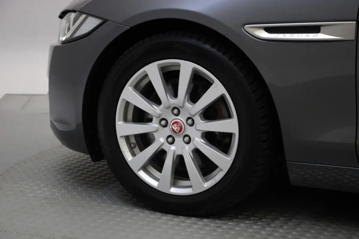 Sedan 2.0t Pure Automaat - Navi, Camera, Leer, Stoelverw.