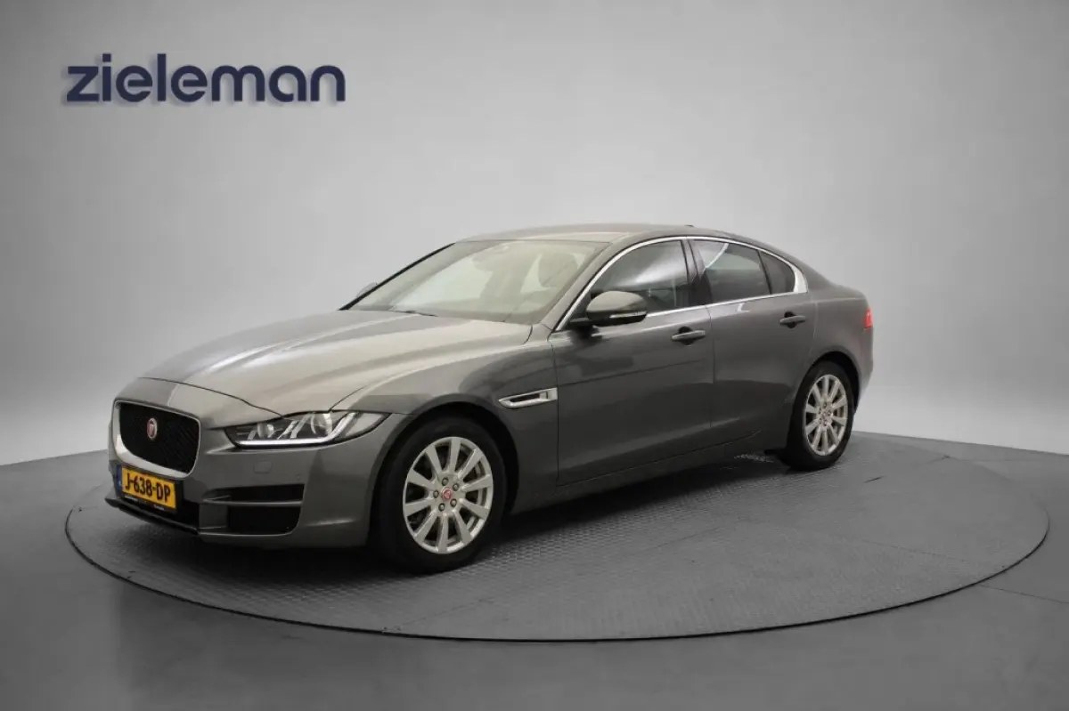 Sedan 2.0t Pure Automaat - Navi, Camera, Leer, Stoelverw.