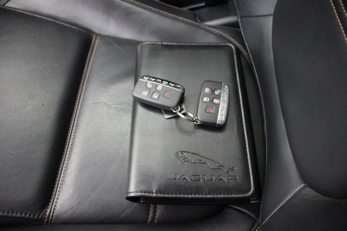 Sedan 2.0t Pure Automaat - Navi, Camera, Leer, Stoelverw.