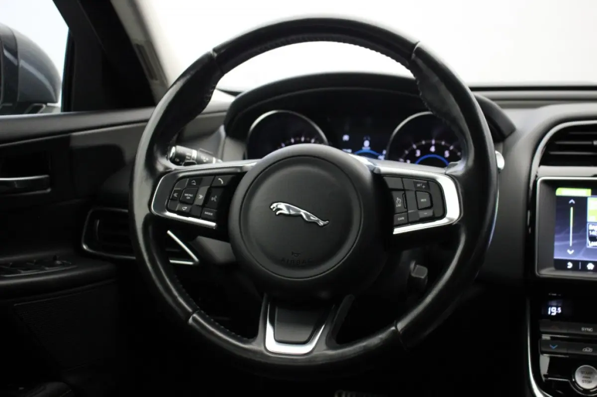 Sedan 2.0t Pure Automaat - Navi, Camera, Leer, Stoelverw.
