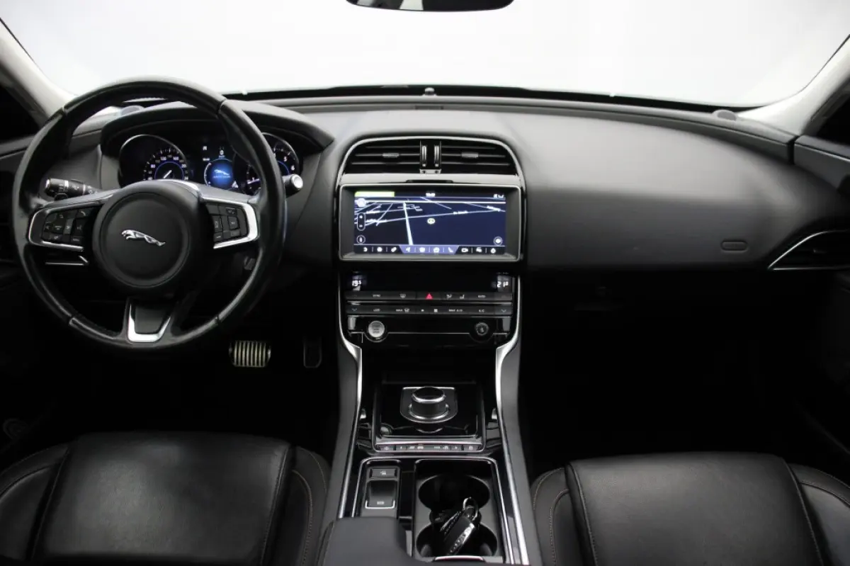 Sedan 2.0t Pure Automaat - Navi, Camera, Leer, Stoelverw.