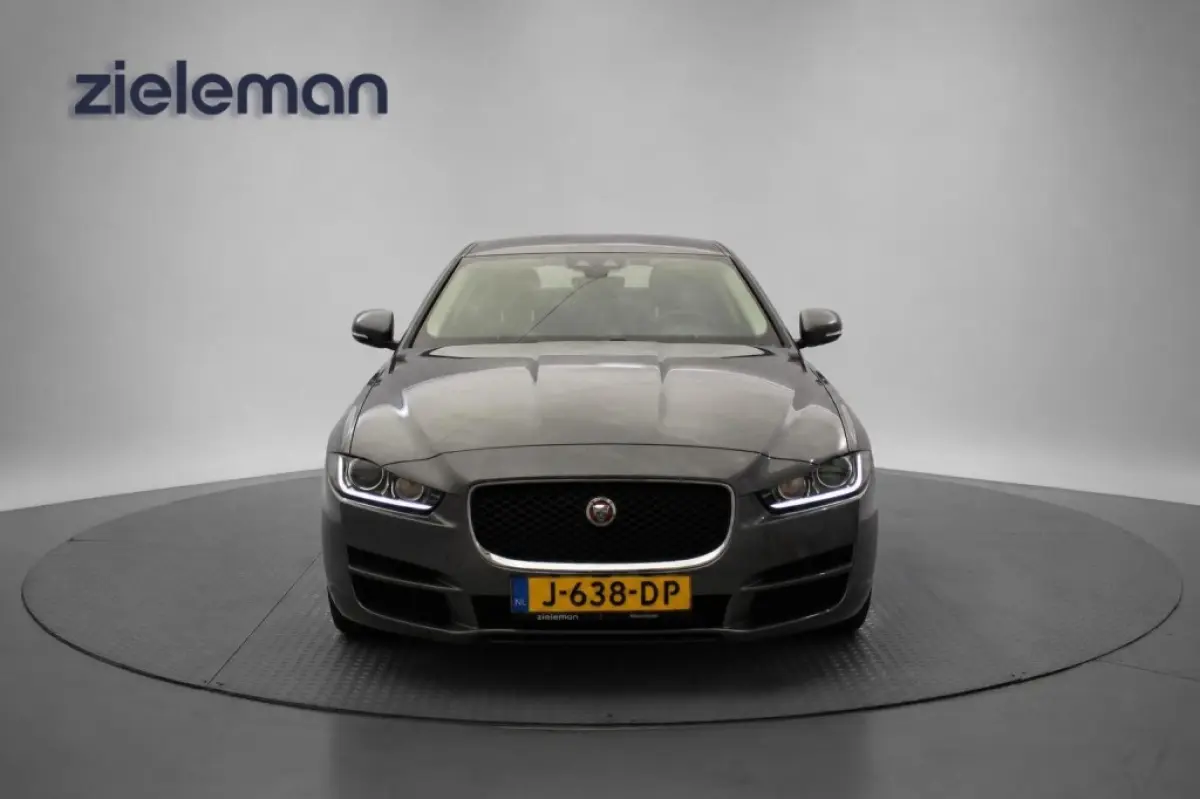 Sedan 2.0t Pure Automaat - Navi, Camera, Leer, Stoelverw.