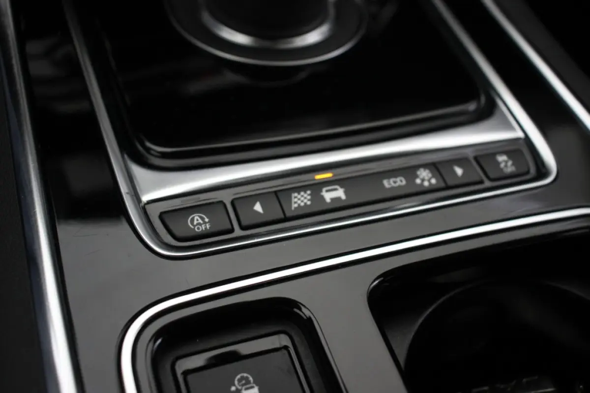 Sedan 2.0t Pure Automaat - Navi, Camera, Leer, Stoelverw.