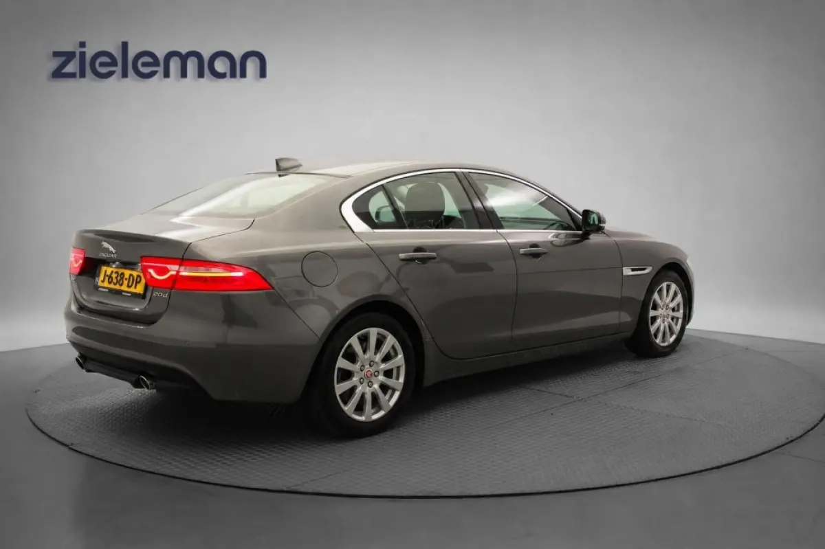 Sedan 2.0t Pure Automaat - Navi, Camera, Leer, Stoelverw.