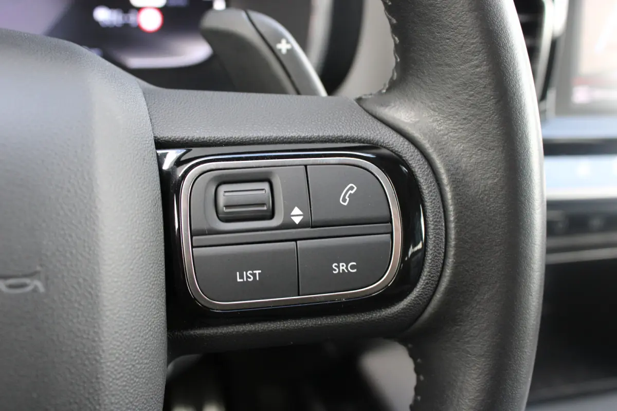 1.6 PureTech 180pk EAT8 Shine | Automaat | Navigatie | Camera | Lederen bekleding | Stoelverwarming | Trekhaak | NL auto |