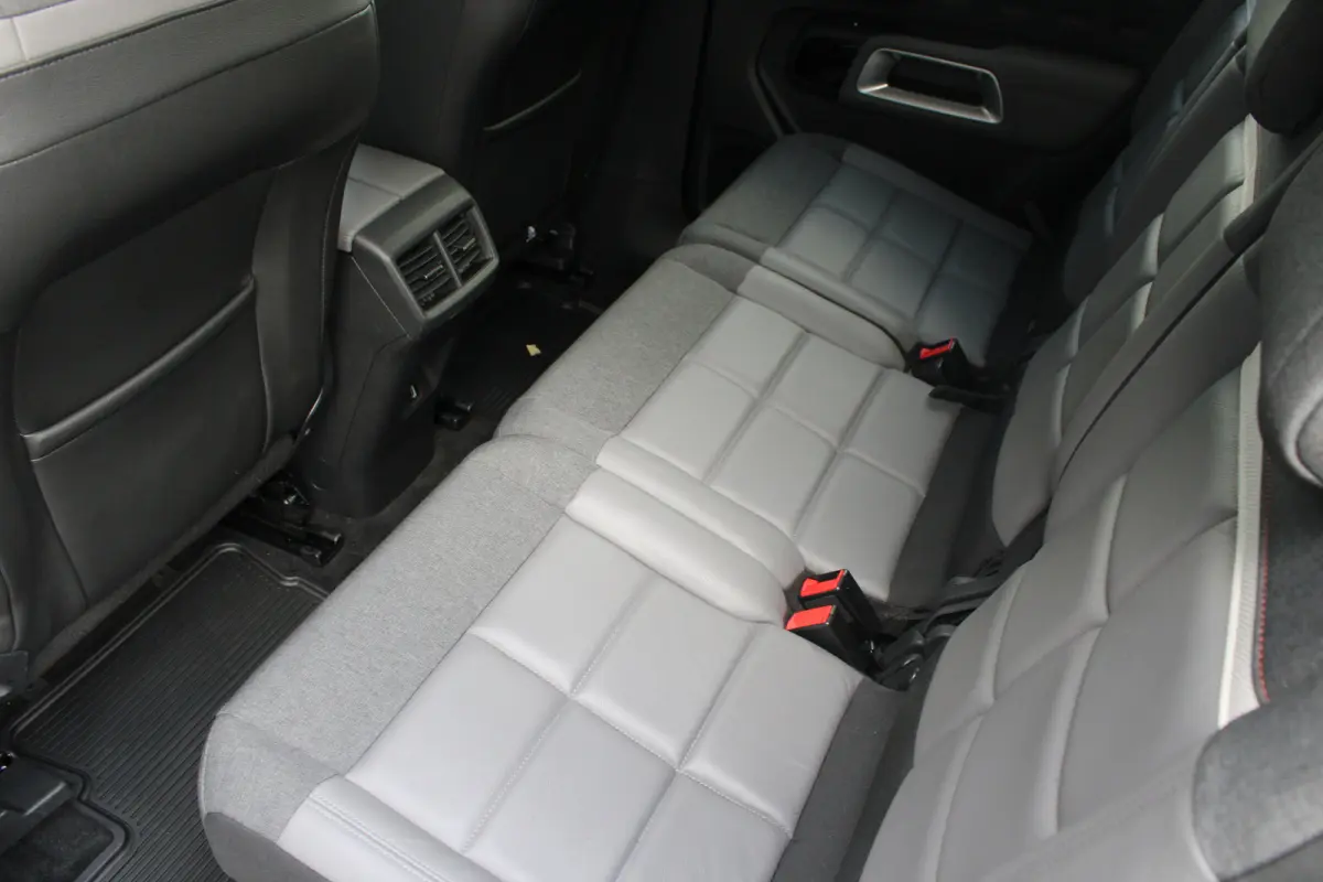 1.6 PureTech 180pk EAT8 Shine | Automaat | Navigatie | Camera | Lederen bekleding | Stoelverwarming | Trekhaak | NL auto |