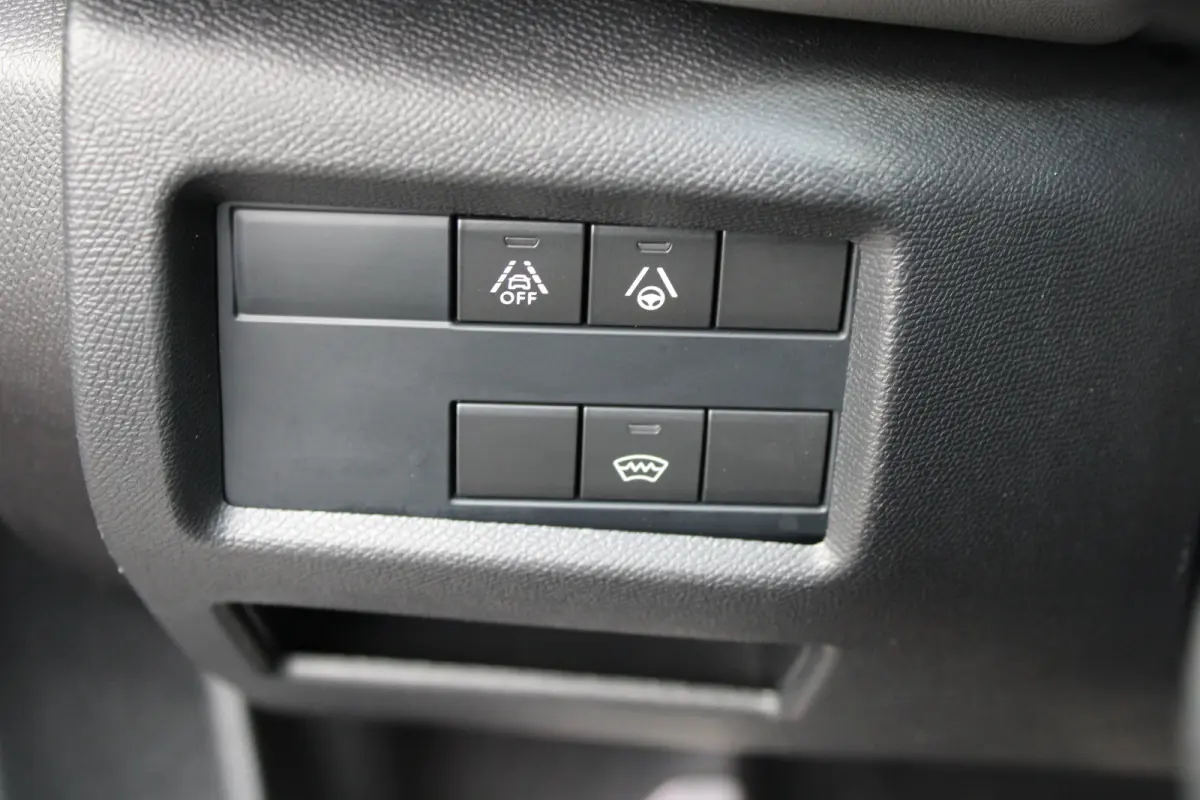 1.6 PureTech 180pk EAT8 Shine | Automaat | Navigatie | Camera | Lederen bekleding | Stoelverwarming | Trekhaak | NL auto |