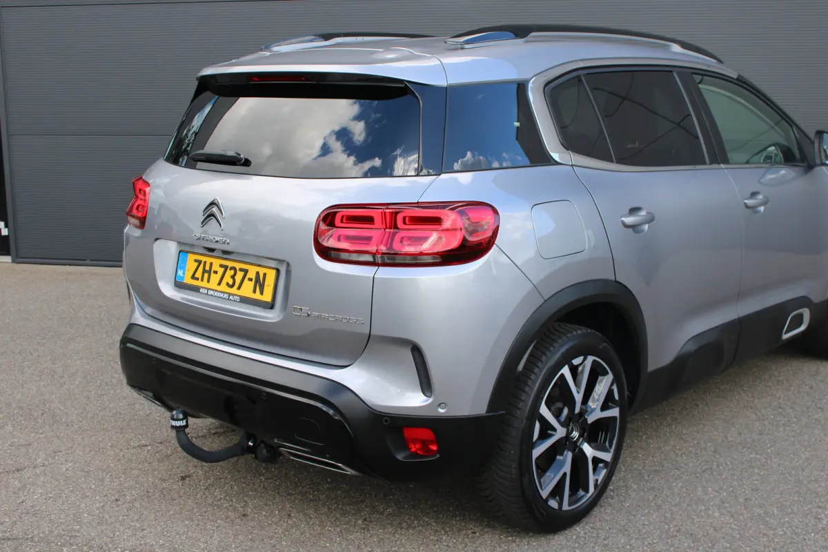 1.6 PureTech 180pk EAT8 Shine | Automaat | Navigatie | Camera | Lederen bekleding | Stoelverwarming | Trekhaak | NL auto |