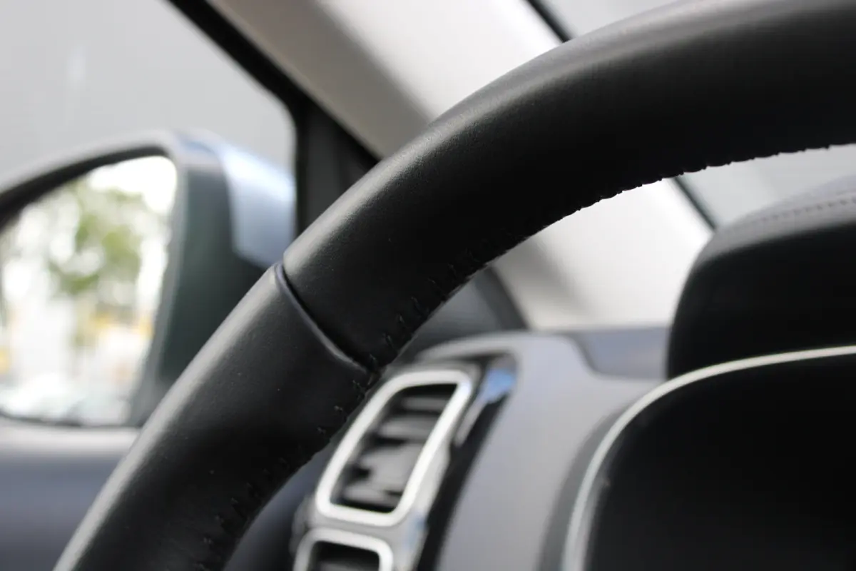 1.6 PureTech 180pk EAT8 Shine | Automaat | Navigatie | Camera | Lederen bekleding | Stoelverwarming | Trekhaak | NL auto |