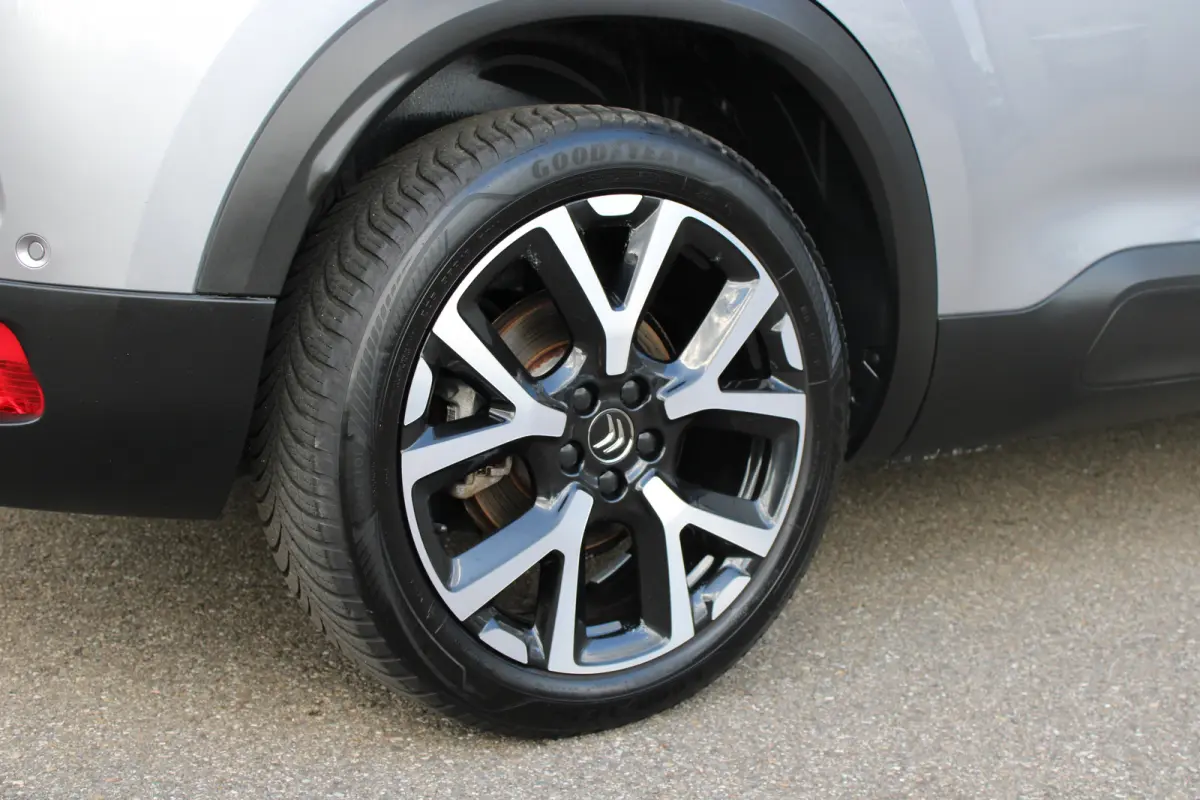 1.6 PureTech 180pk EAT8 Shine | Automaat | Navigatie | Camera | Lederen bekleding | Stoelverwarming | Trekhaak | NL auto |