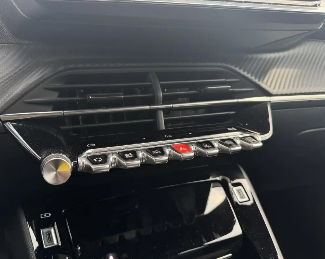 1.2 Hybrid 145 Allure | Camera | Adaptieve Cruise Control | Camera | Keyless entry | Apple Carplay/Android Auto