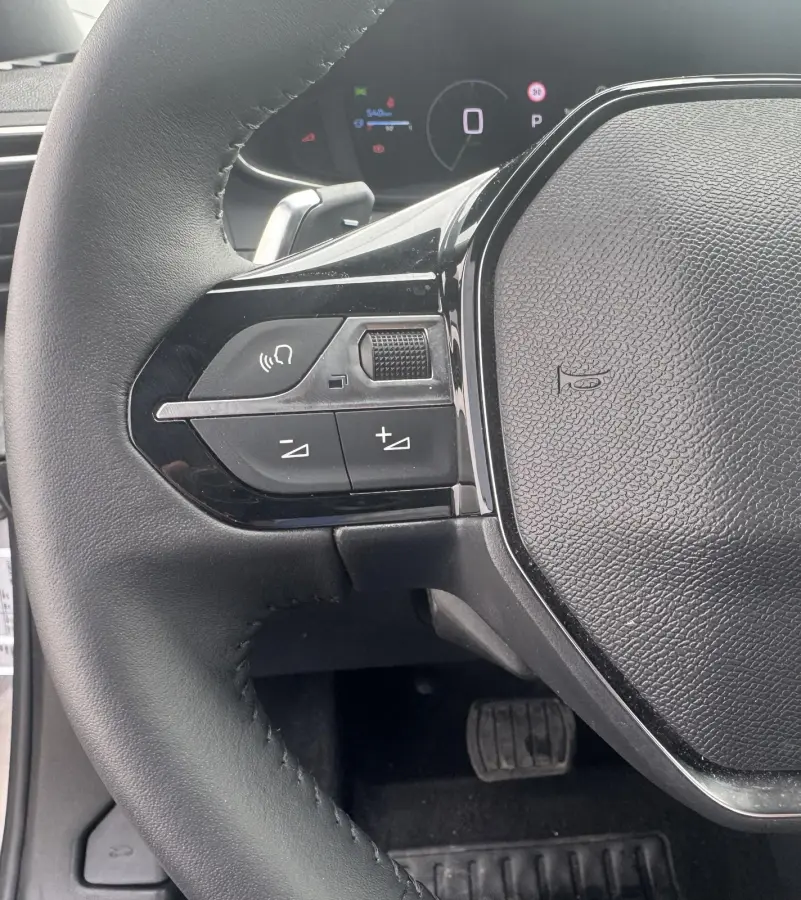 1.2 Hybrid 145 Allure | Camera | Adaptieve Cruise Control | Camera | Keyless entry | Apple Carplay/Android Auto