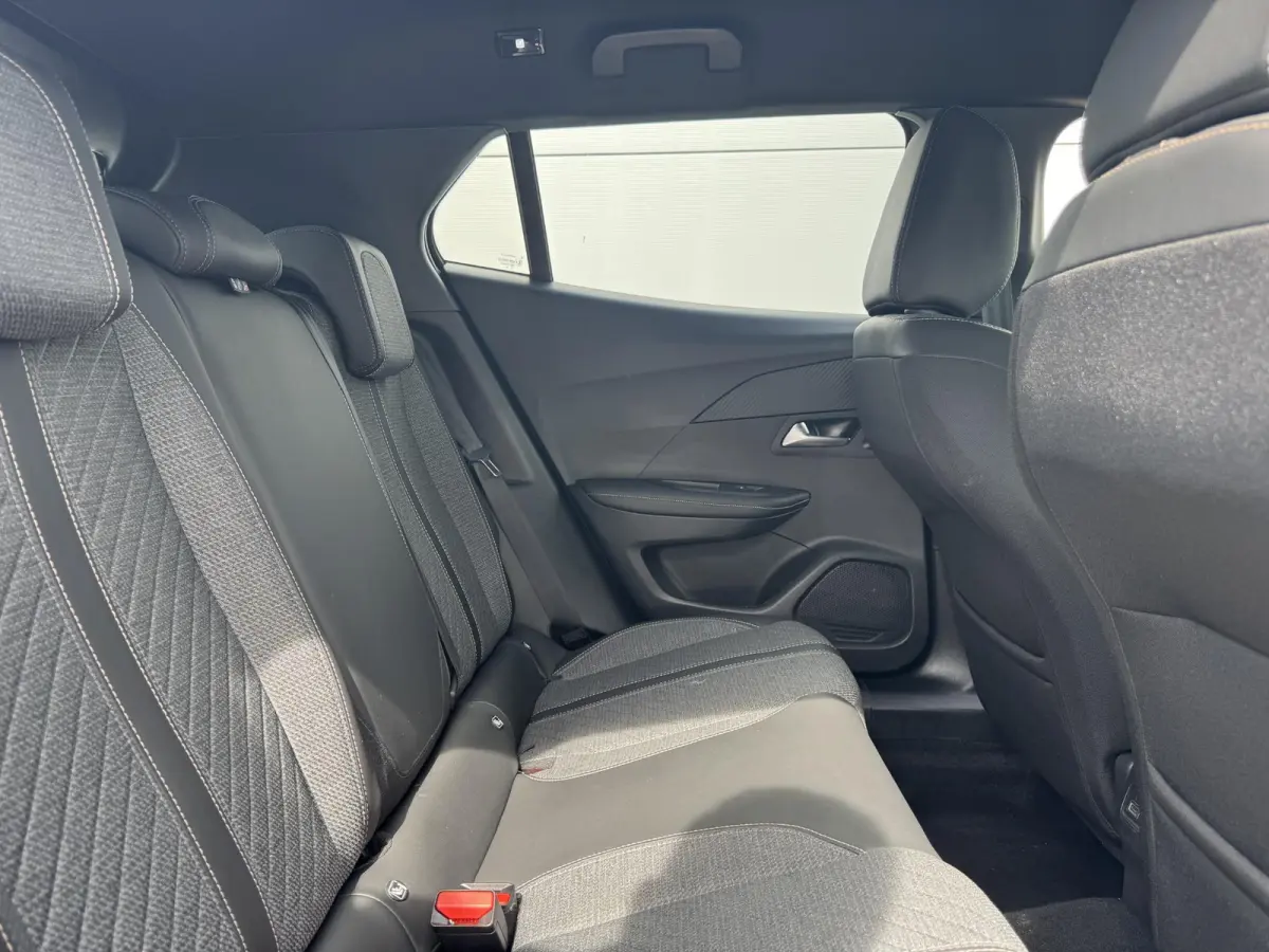 1.2 Hybrid 145 Allure | Camera | Adaptieve Cruise Control | Camera | Keyless entry | Apple Carplay/Android Auto