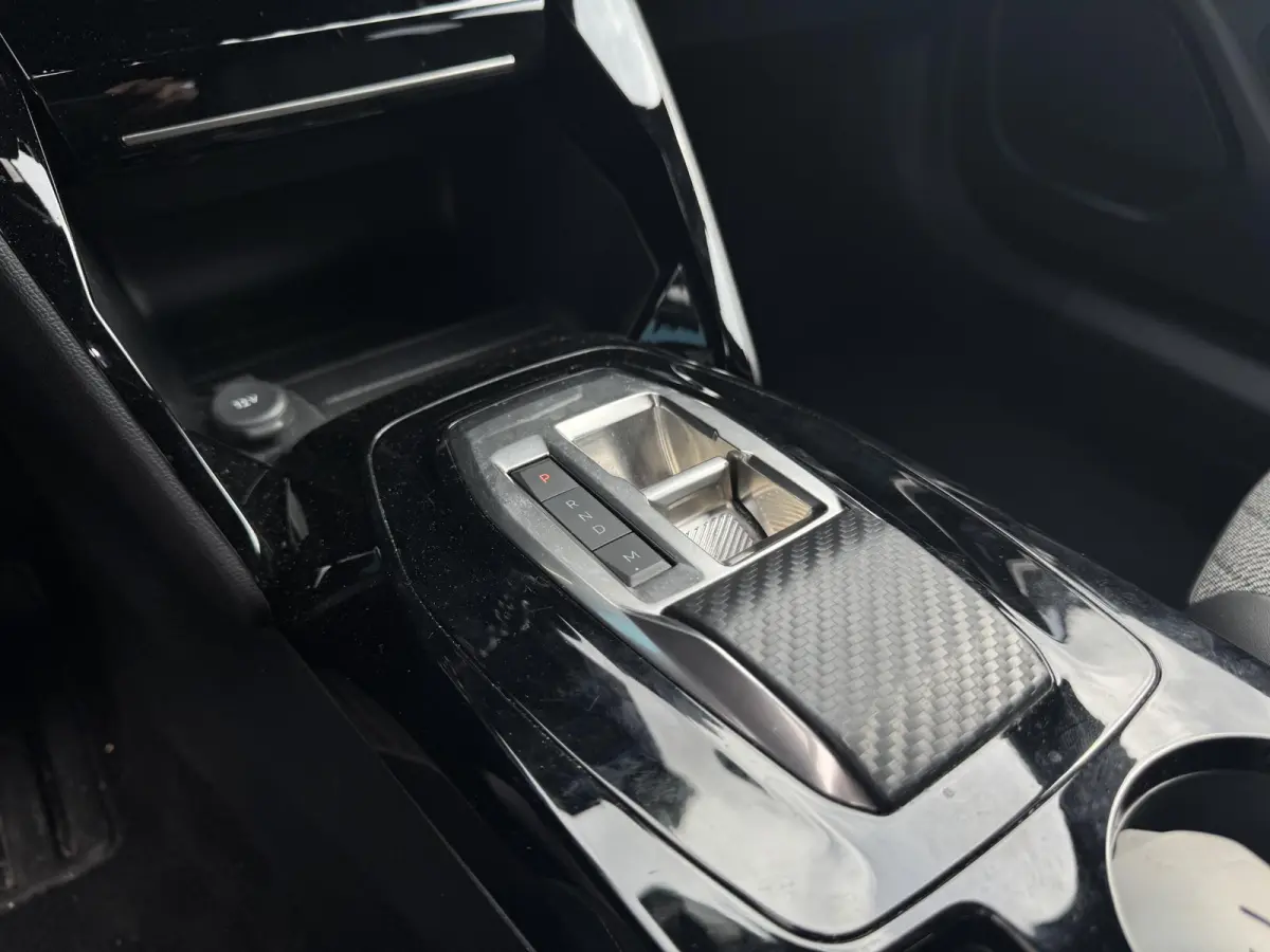 1.2 Hybrid 145 Allure | Camera | Adaptieve Cruise Control | Camera | Keyless entry | Apple Carplay/Android Auto