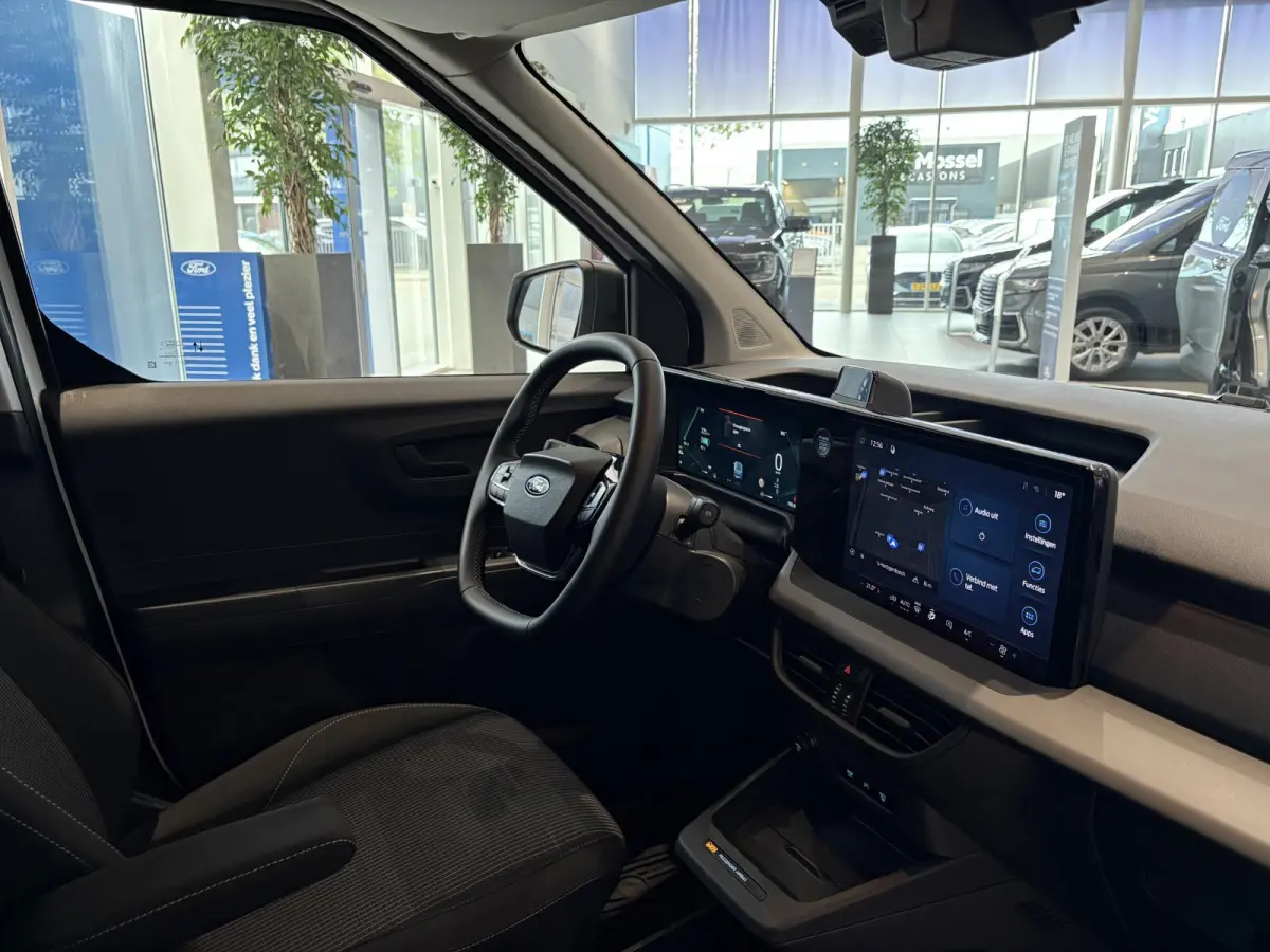 Trend 46kWh | Voorraad Voordeel! | Camera |  12" Infotainment touchscreen met SYNC4,  Bluetooth, DAB, Apple Carplay en Android Auto | 44L Frunk | Led laadruimteverlichting
