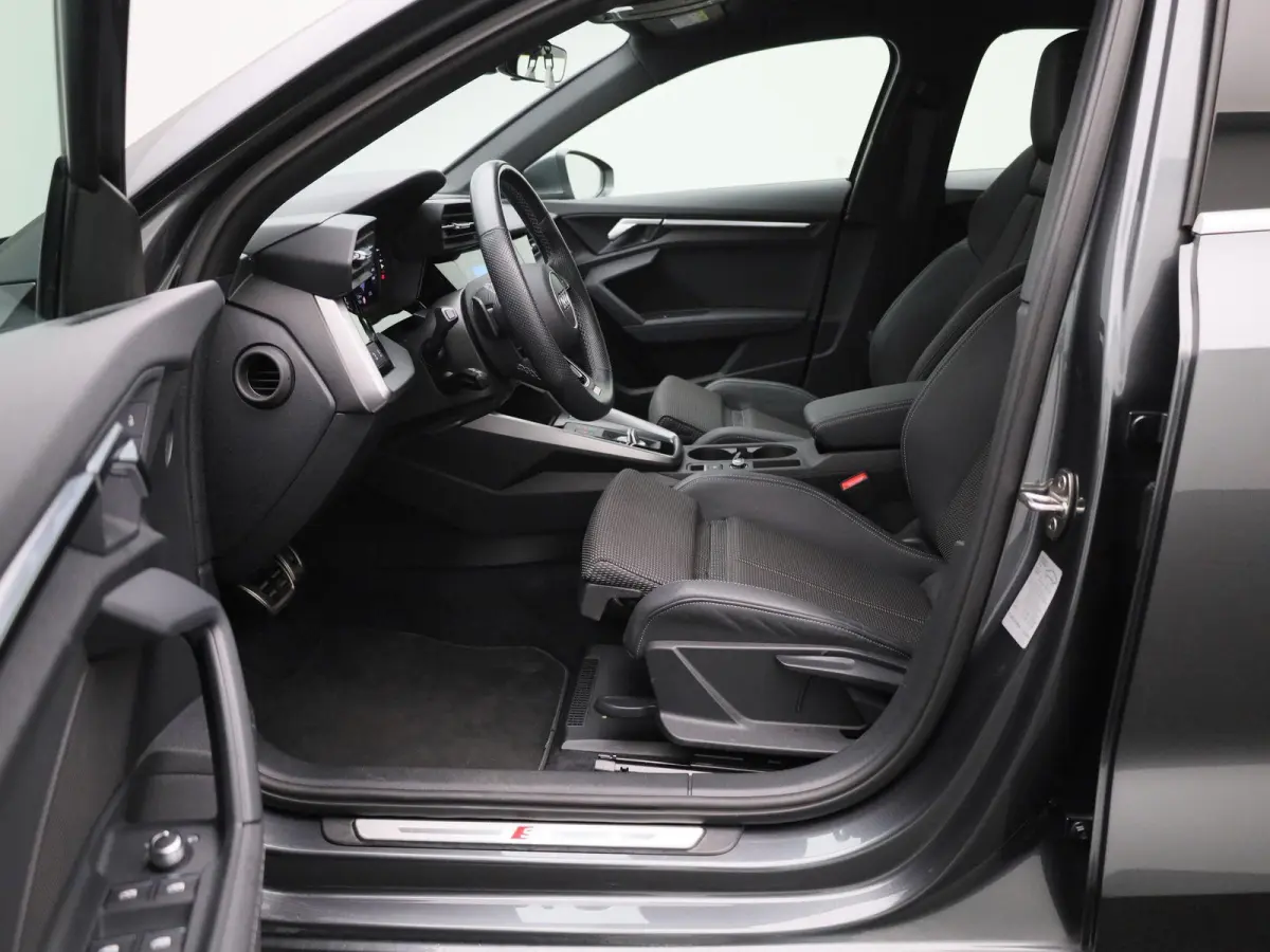 30 TFSI S edition | Automaat | Cruise Control Adaptief | Climate Control | Navigatie | LED verlichting | Apple Carplay | Android Auto | Sportstoelen |
