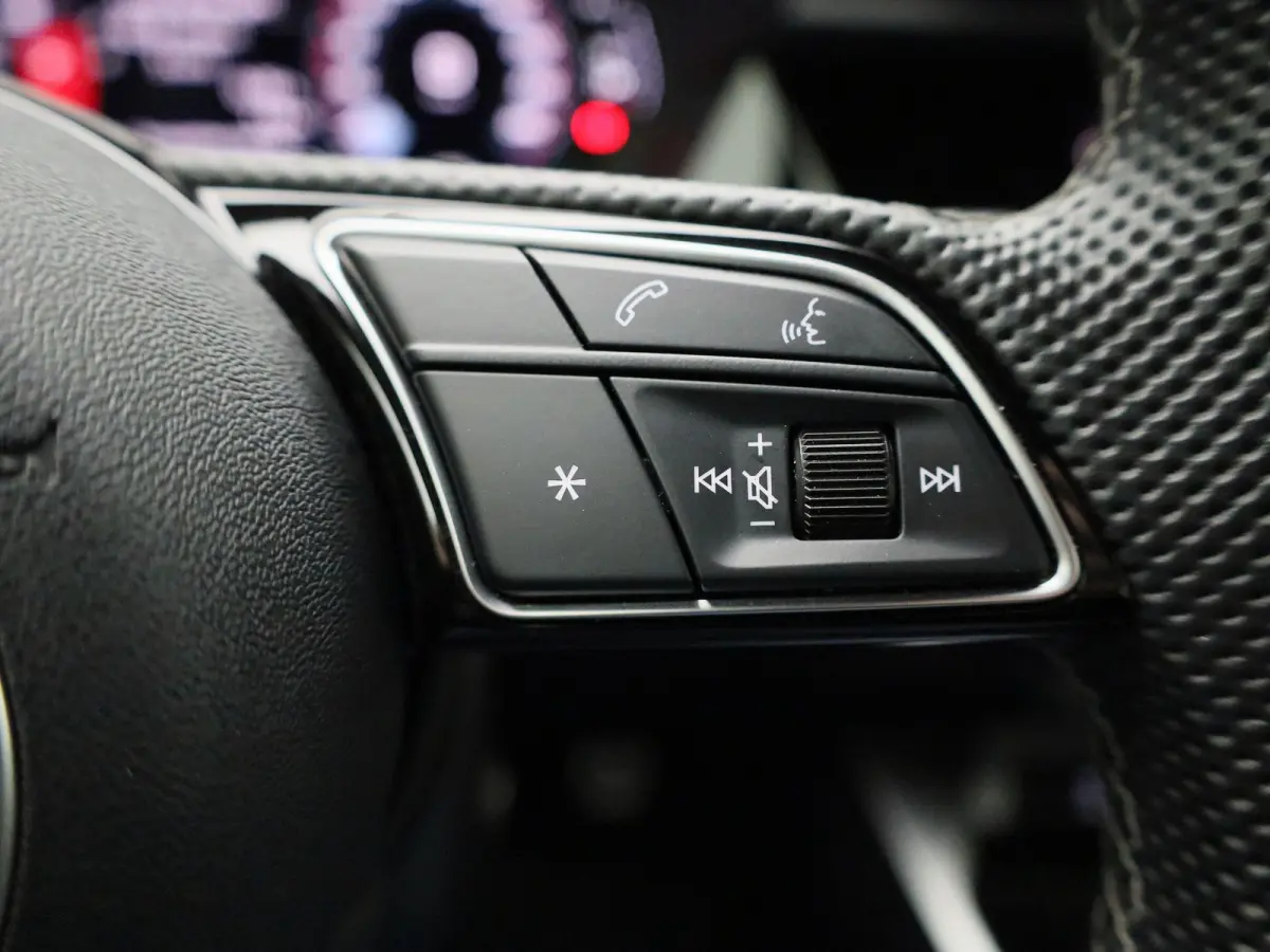 30 TFSI S edition | Automaat | Cruise Control Adaptief | Climate Control | Navigatie | LED verlichting | Apple Carplay | Android Auto | Sportstoelen |