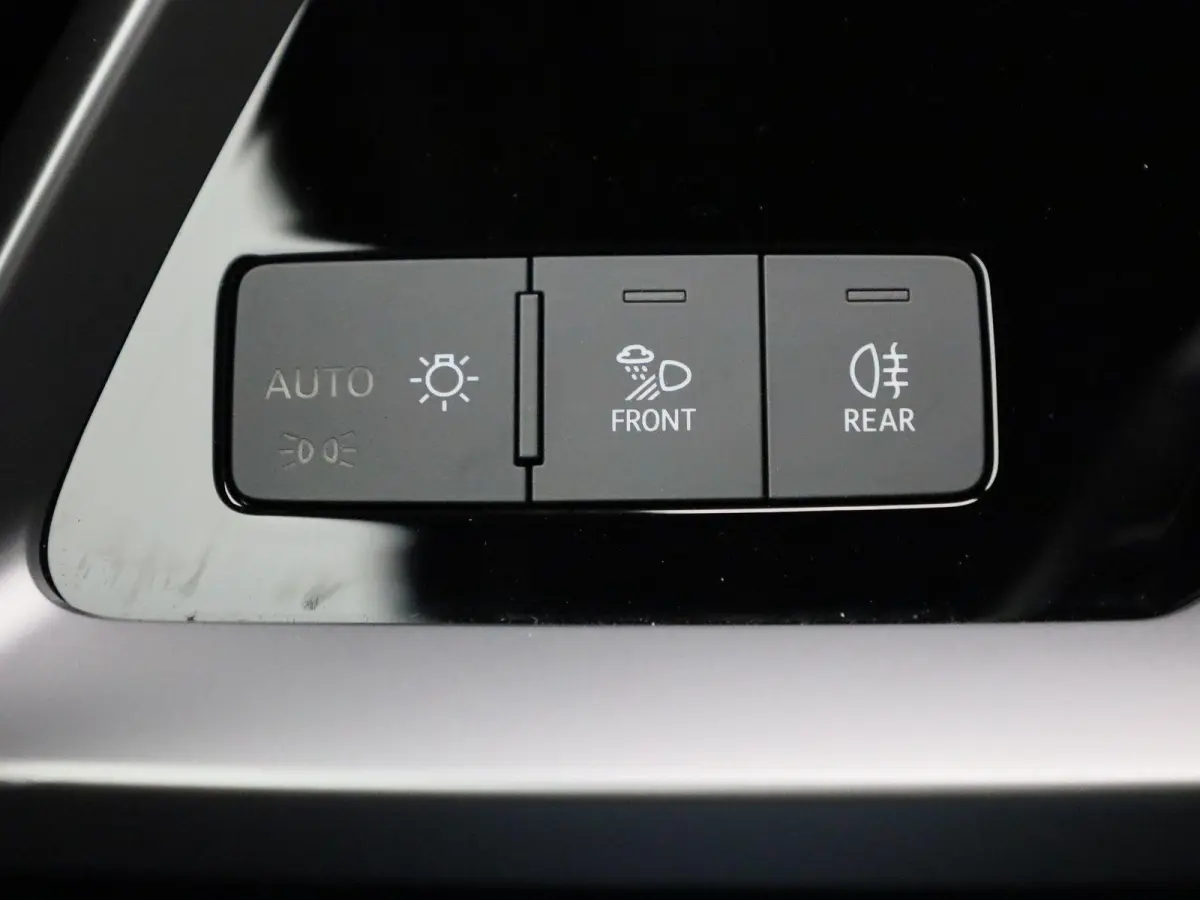 30 TFSI S edition | Automaat | Cruise Control Adaptief | Climate Control | Navigatie | LED verlichting | Apple Carplay | Android Auto | Sportstoelen |