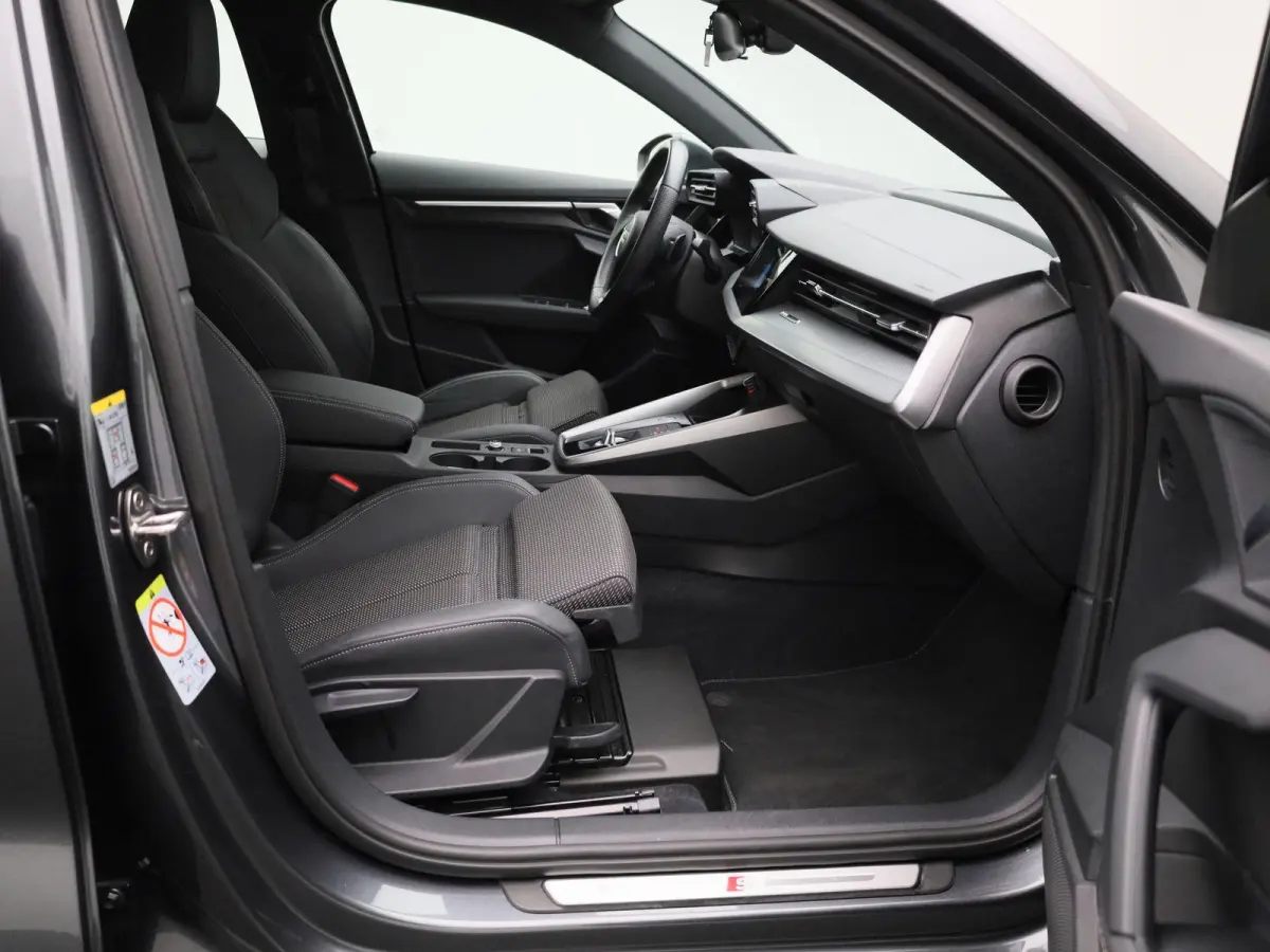 30 TFSI S edition | Automaat | Cruise Control Adaptief | Climate Control | Navigatie | LED verlichting | Apple Carplay | Android Auto | Sportstoelen |