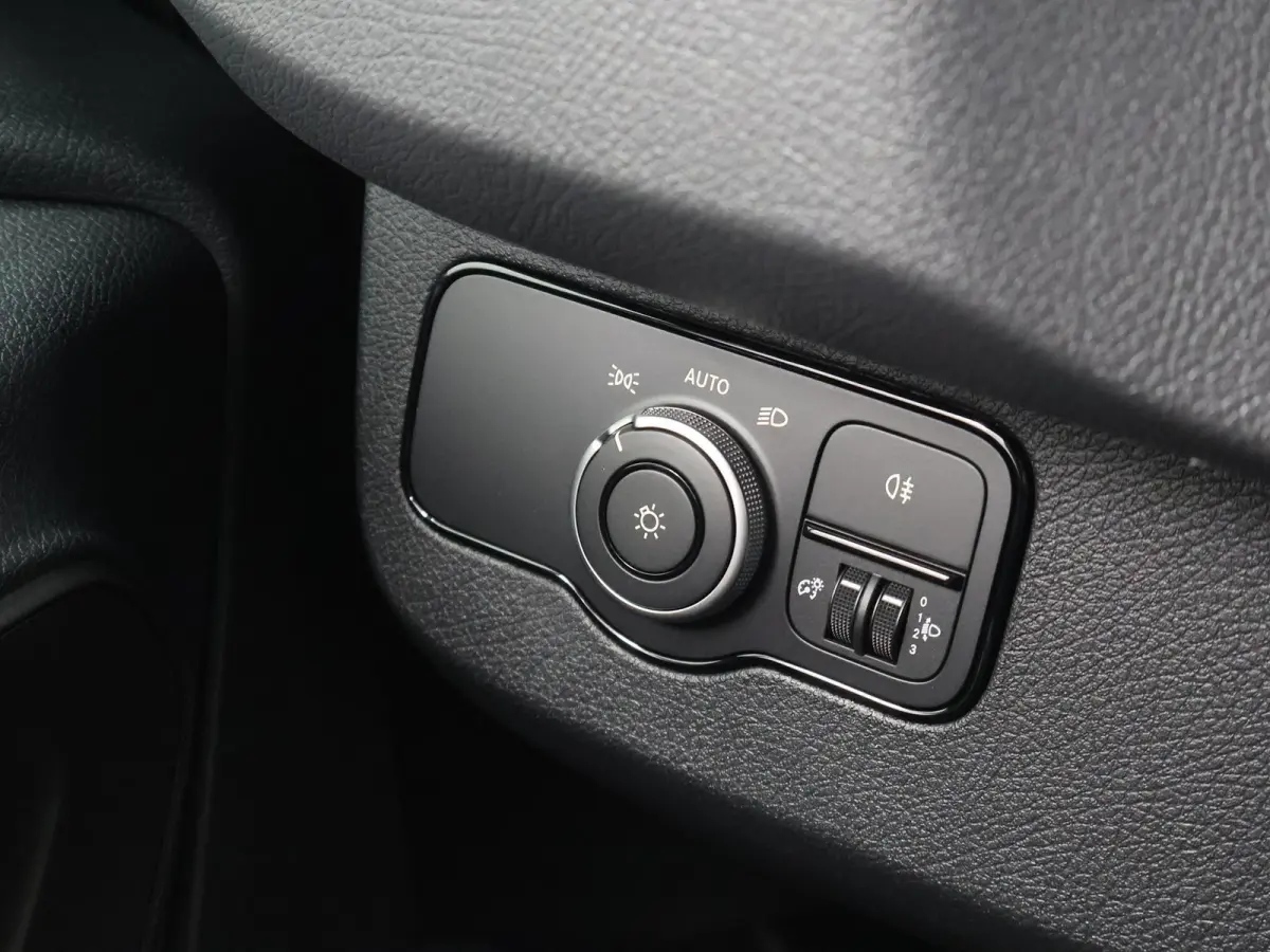 317 CDI L2 H2 RWD PRO | Smartphone integratie pakket | 10.25" MBUX Systeem | Achteruitrijcamera | 3500 KG Trekgewicht |