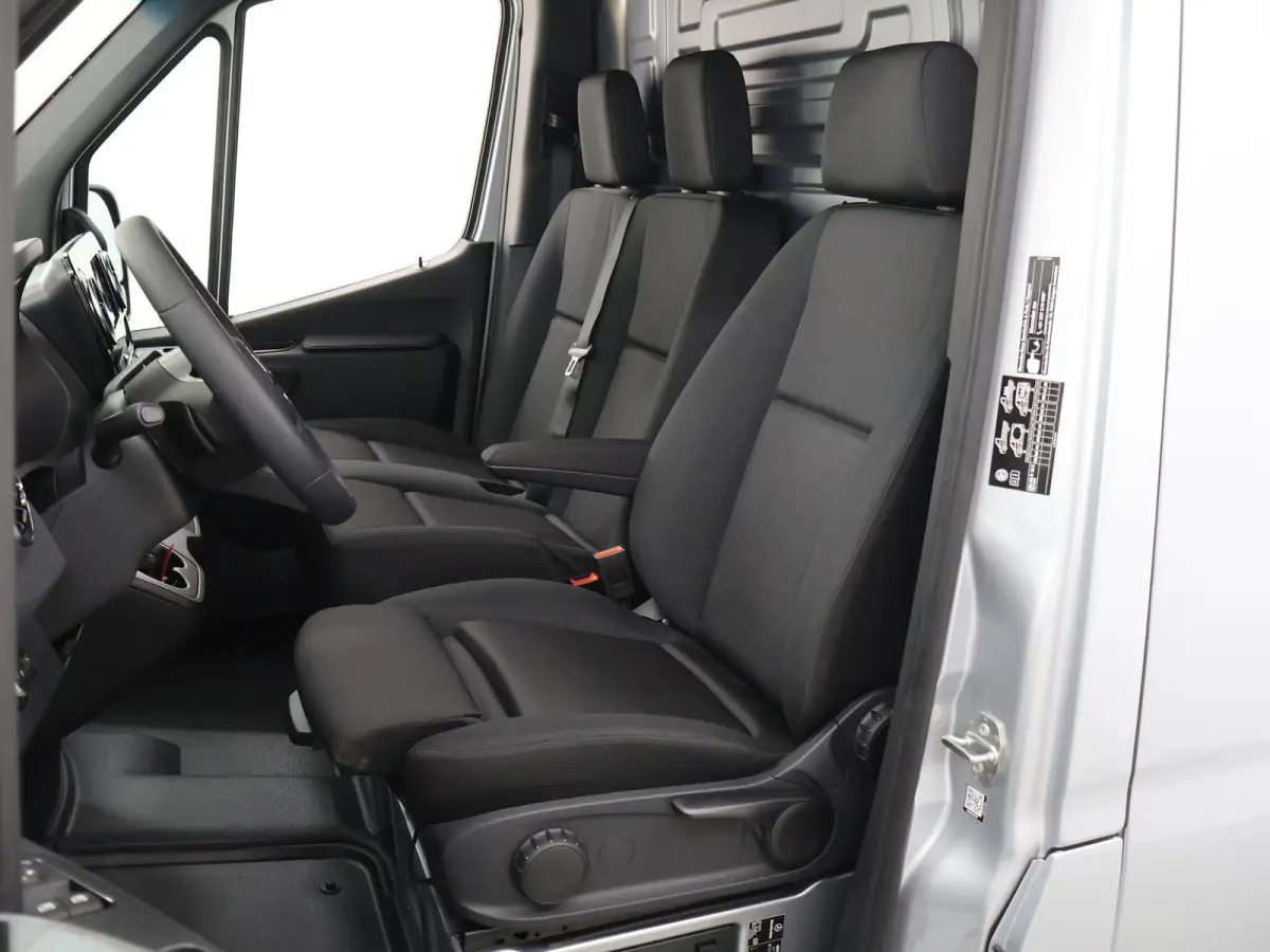 317 CDI L2 H2 RWD PRO | Smartphone integratie pakket | 10.25" MBUX Systeem | Achteruitrijcamera | 3500 KG Trekgewicht |