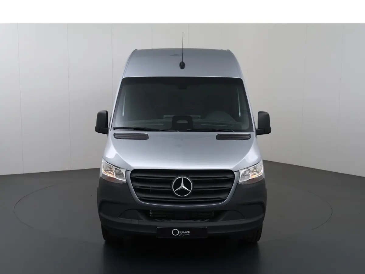 317 CDI L2 H2 RWD PRO | Smartphone integratie pakket | 10.25" MBUX Systeem | Achteruitrijcamera | 3500 KG Trekgewicht |