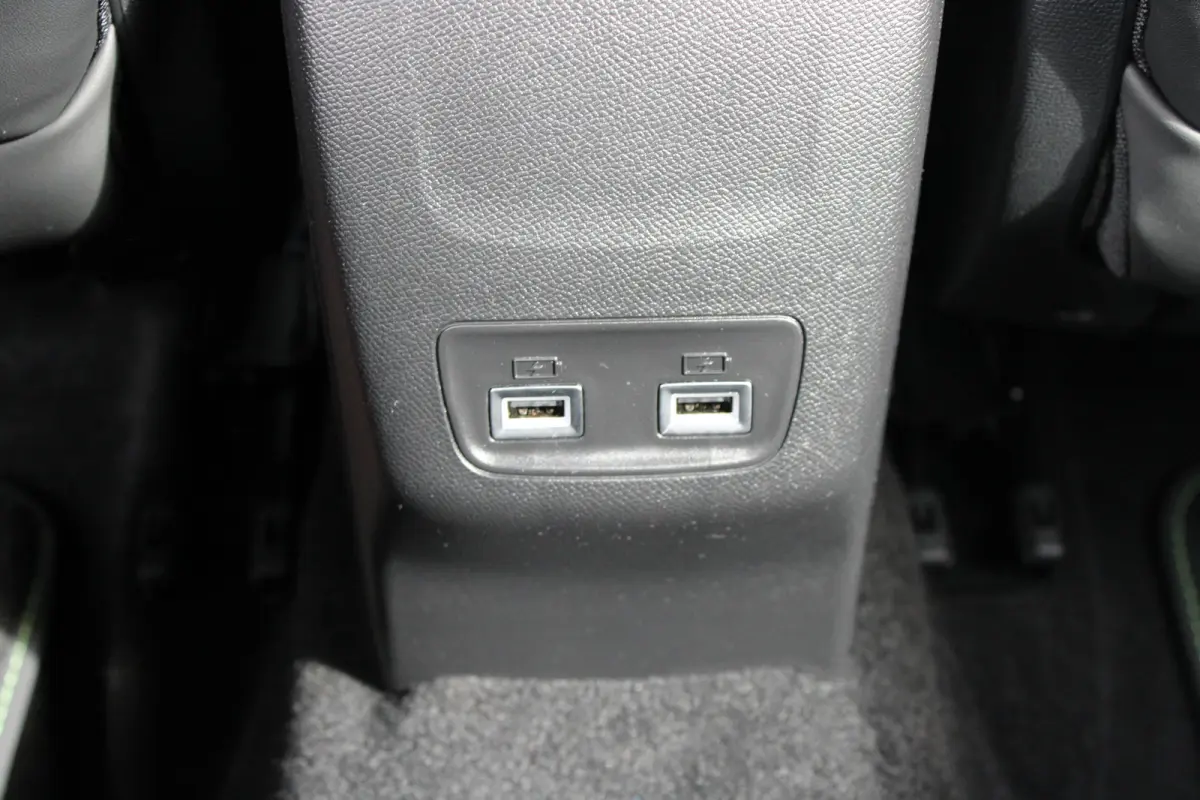 EV GT Pack 50 kWh | Fase 3 laden | SOH 100% | Navigatie | Camera | Stoelverwarming | Black Diamond | Alcantara |